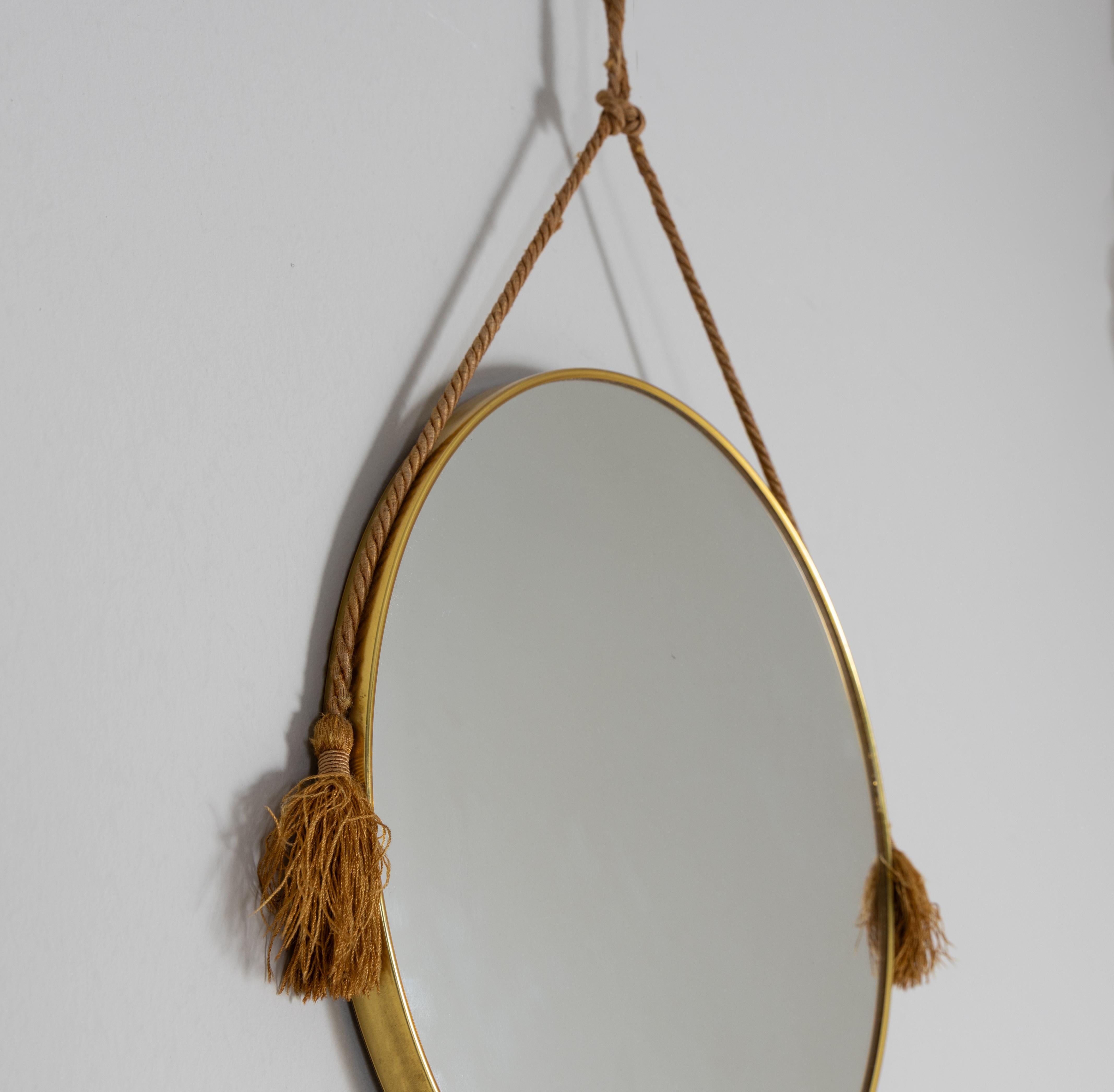 Round wall mirror with rope, 1970 In Good Condition For Sale In Milano, Lombardia