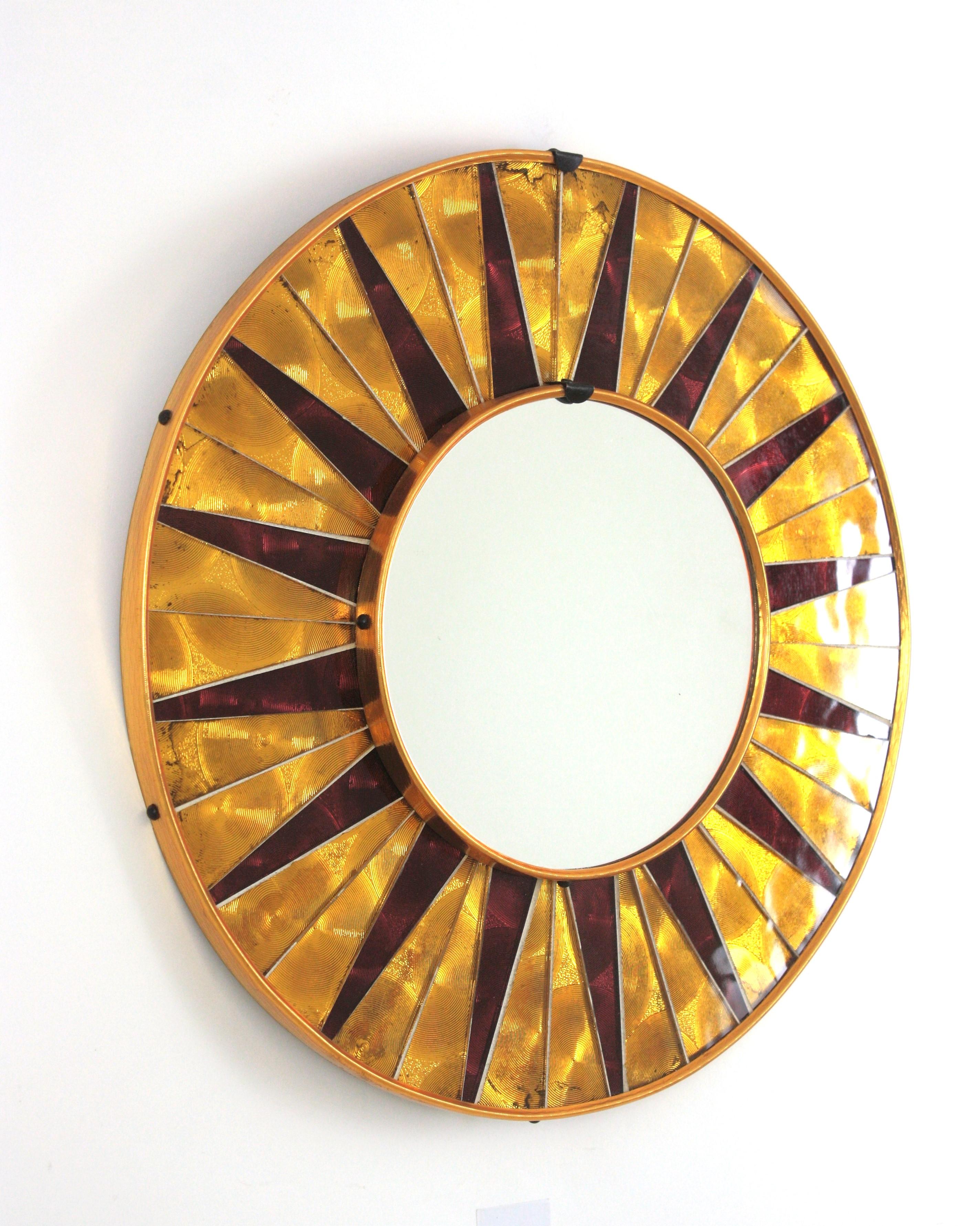 Sunburst Mosaic Round Wall Mirror with Golden Garnet Frame, Spain 1950 In Good Condition For Sale In Barcelona, ES