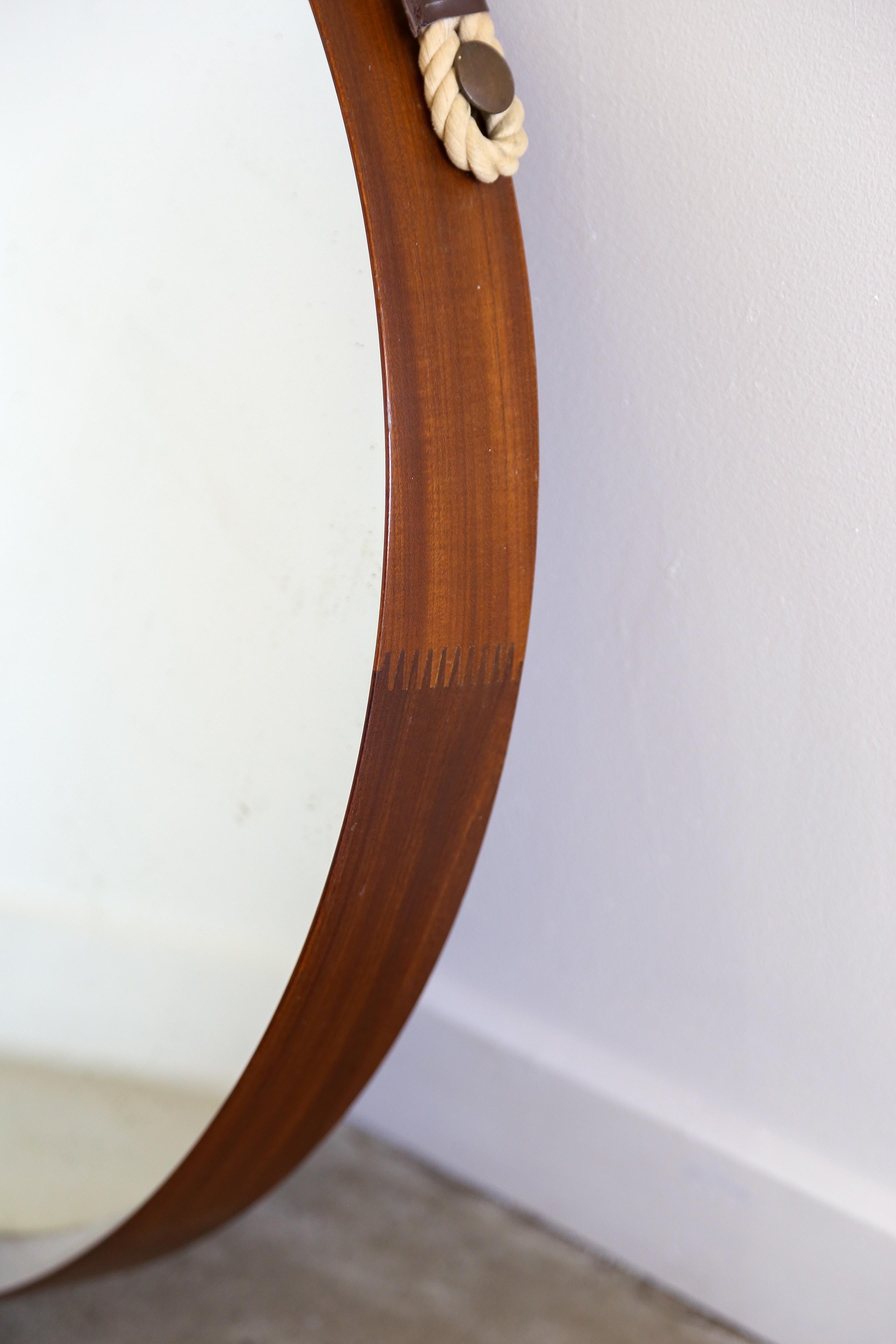 Round Wall Mirror with Teakwood Frame In Good Condition For Sale In Byron Bay, NSW