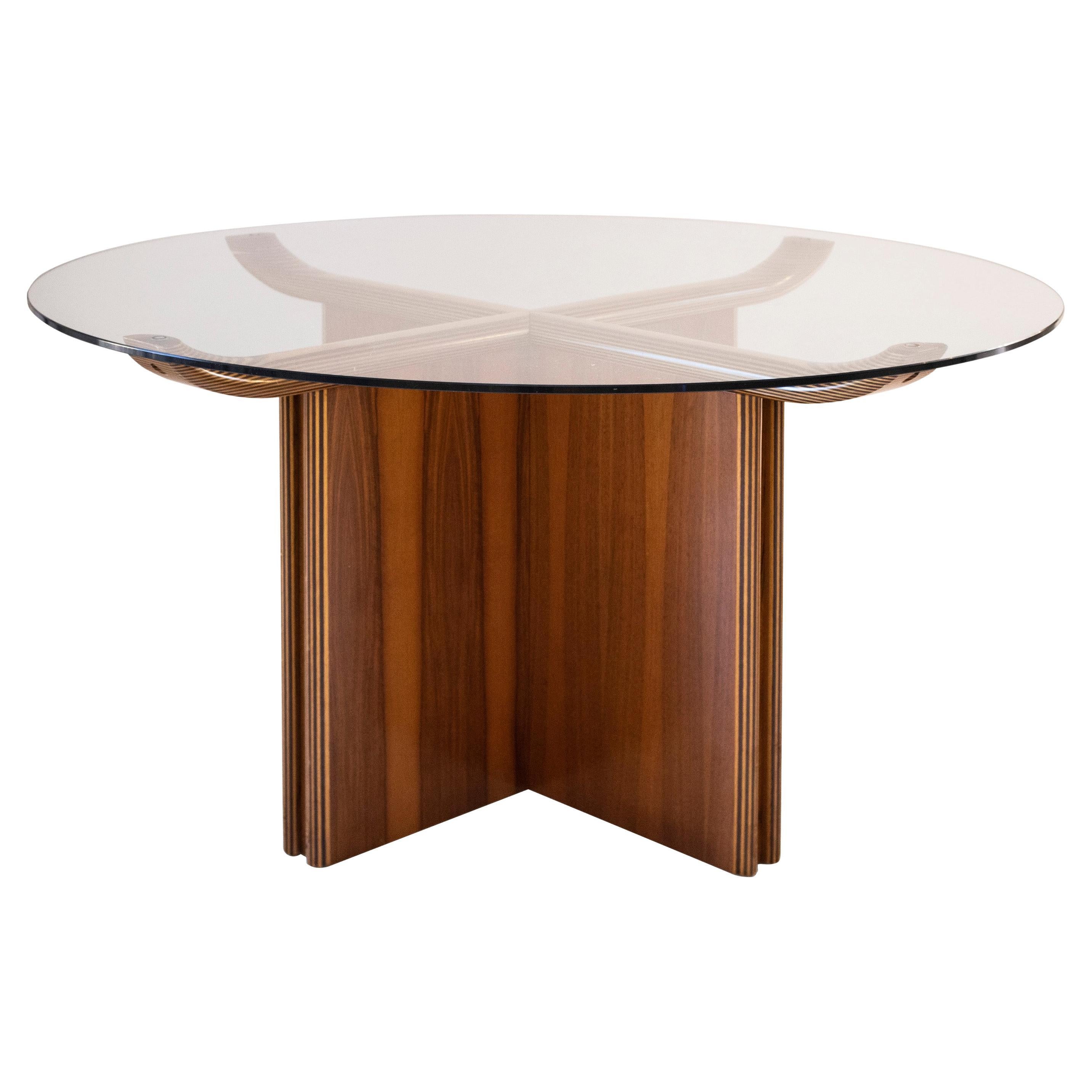 Table de salle à manger ronde en noyer dans le style d'Afra & Tobia Scarpa, Italie, 1970 en vente