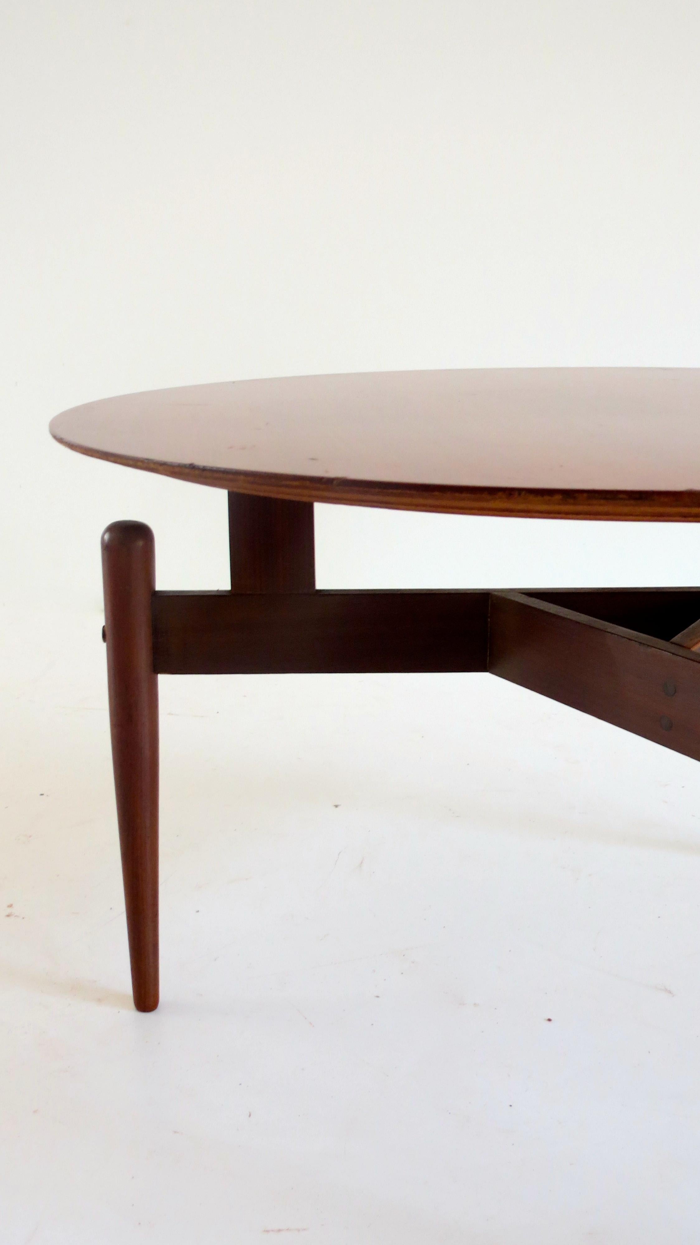 Round Walnut Three Feet Italian Coffee Table, circa 1950 1