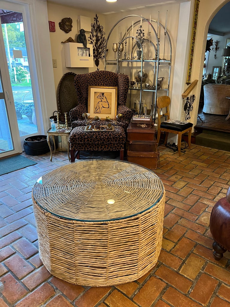 Round Weaved Seagrass Coffee Table with Glass Top For Sale at 1stDibs