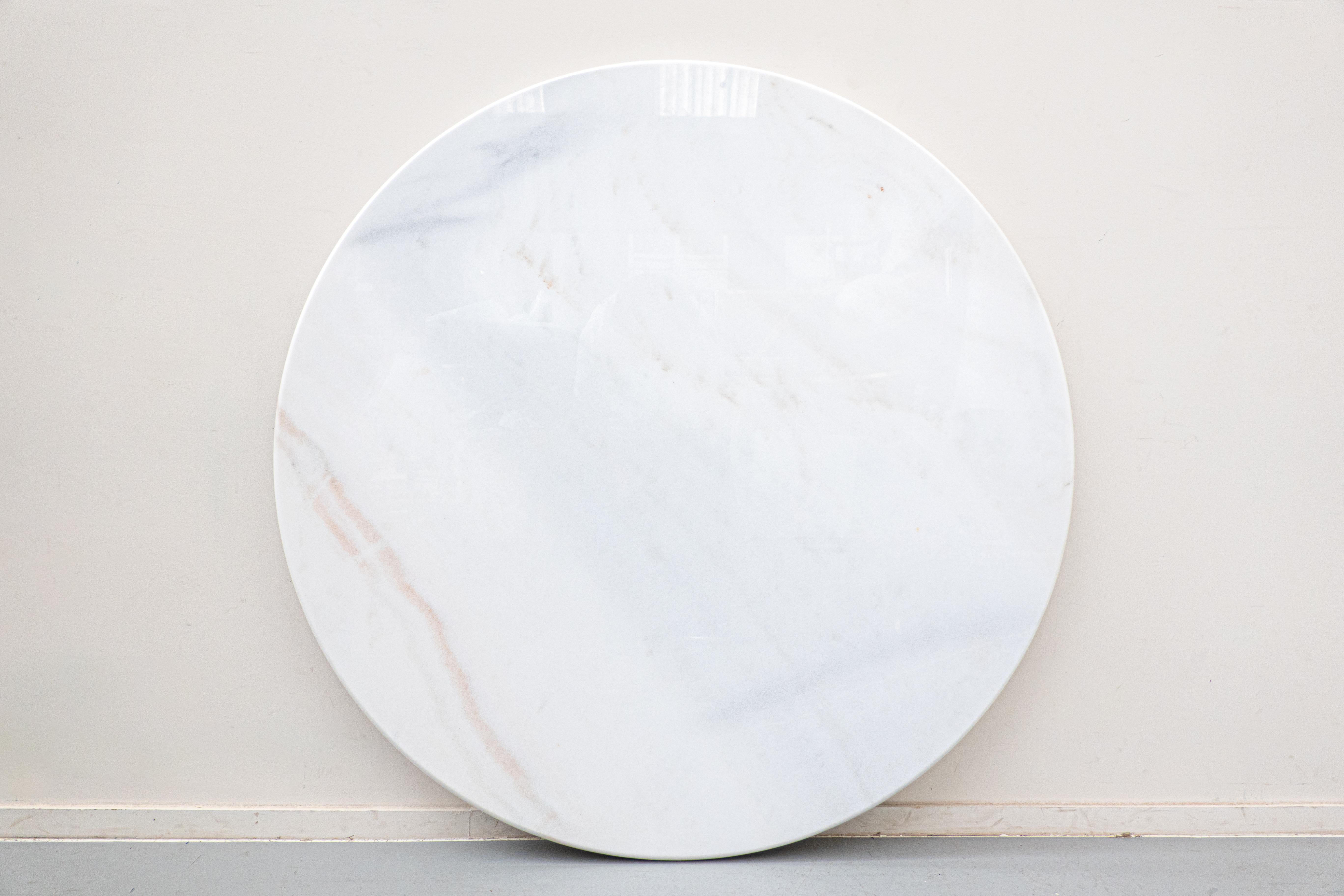 Table basse ronde en marbre blanc de Carrare de Peter Draenert, 1970 Bon état - En vente à Brussels, BE