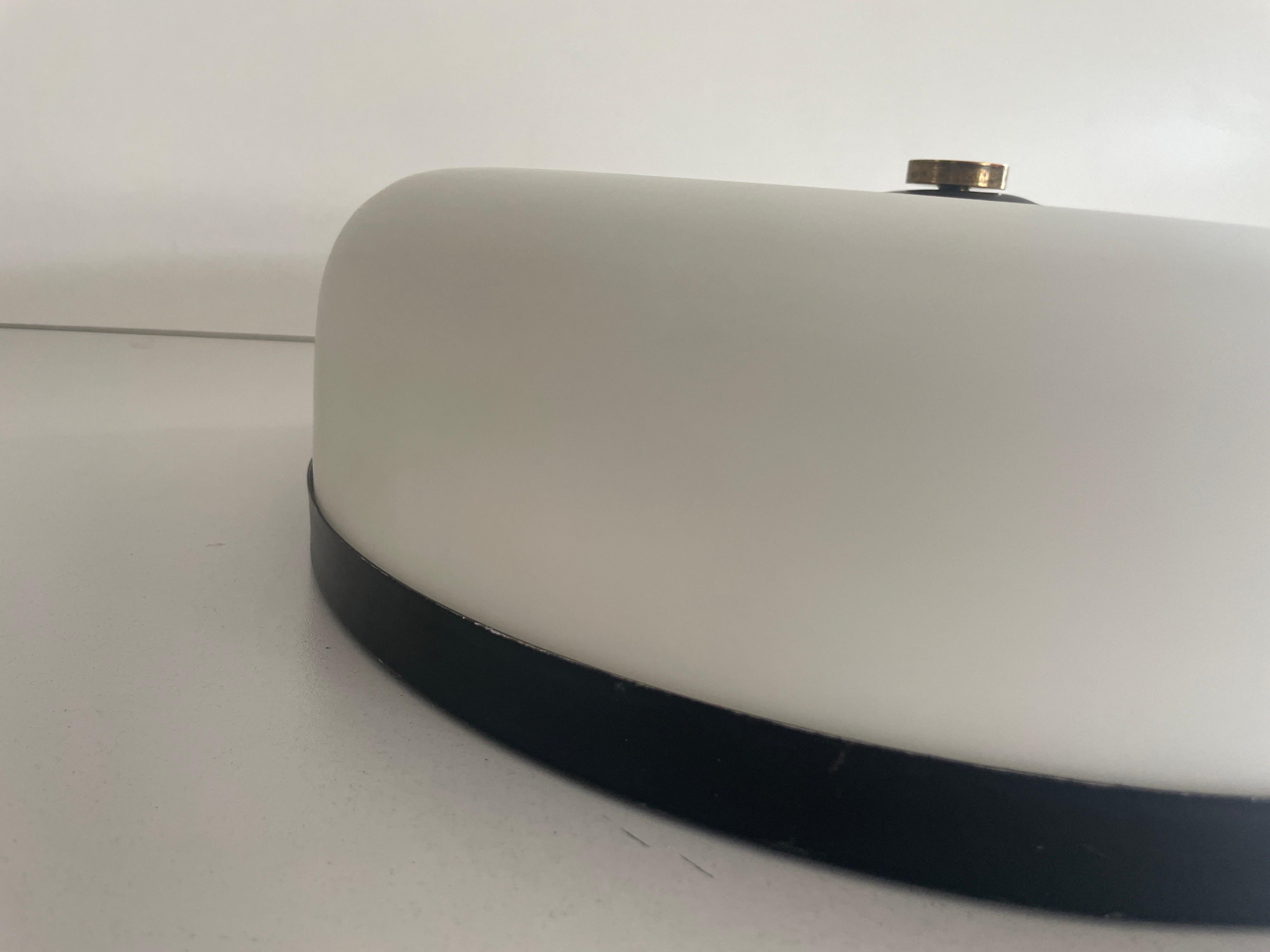 Empotrable redondo de cristal blanco de Stilux, años 60, Italia en venta 1
