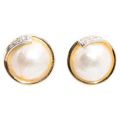 Round White Mabe Pearl and Round Diamond 14 Carat Yellow Gold Stud Earrings