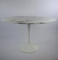 Tavolo da pranzo rotondo in marmo bianco di Eero Saarinen per Knoll