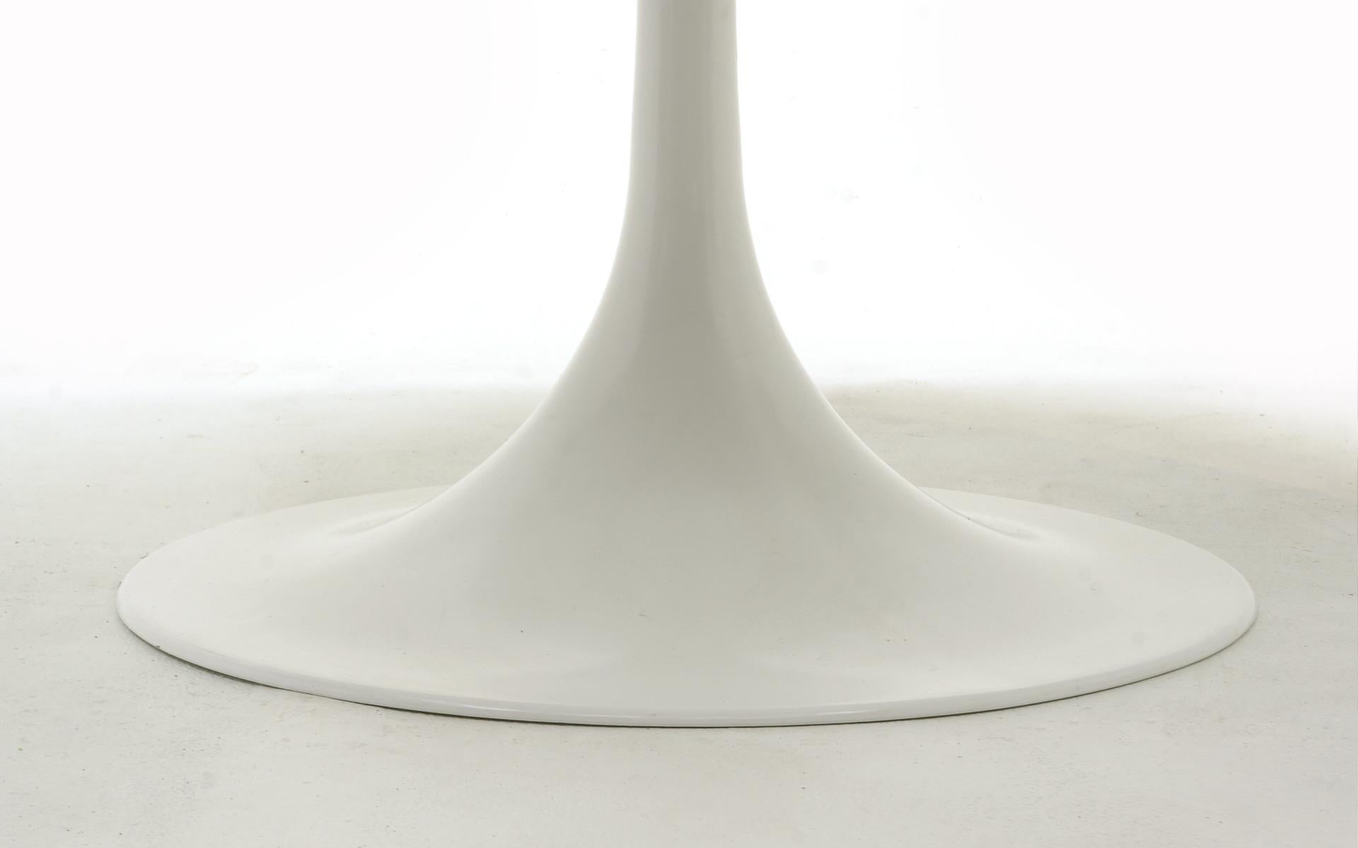 American Round White Marble Dining Table by Eero Saarinen for Knoll