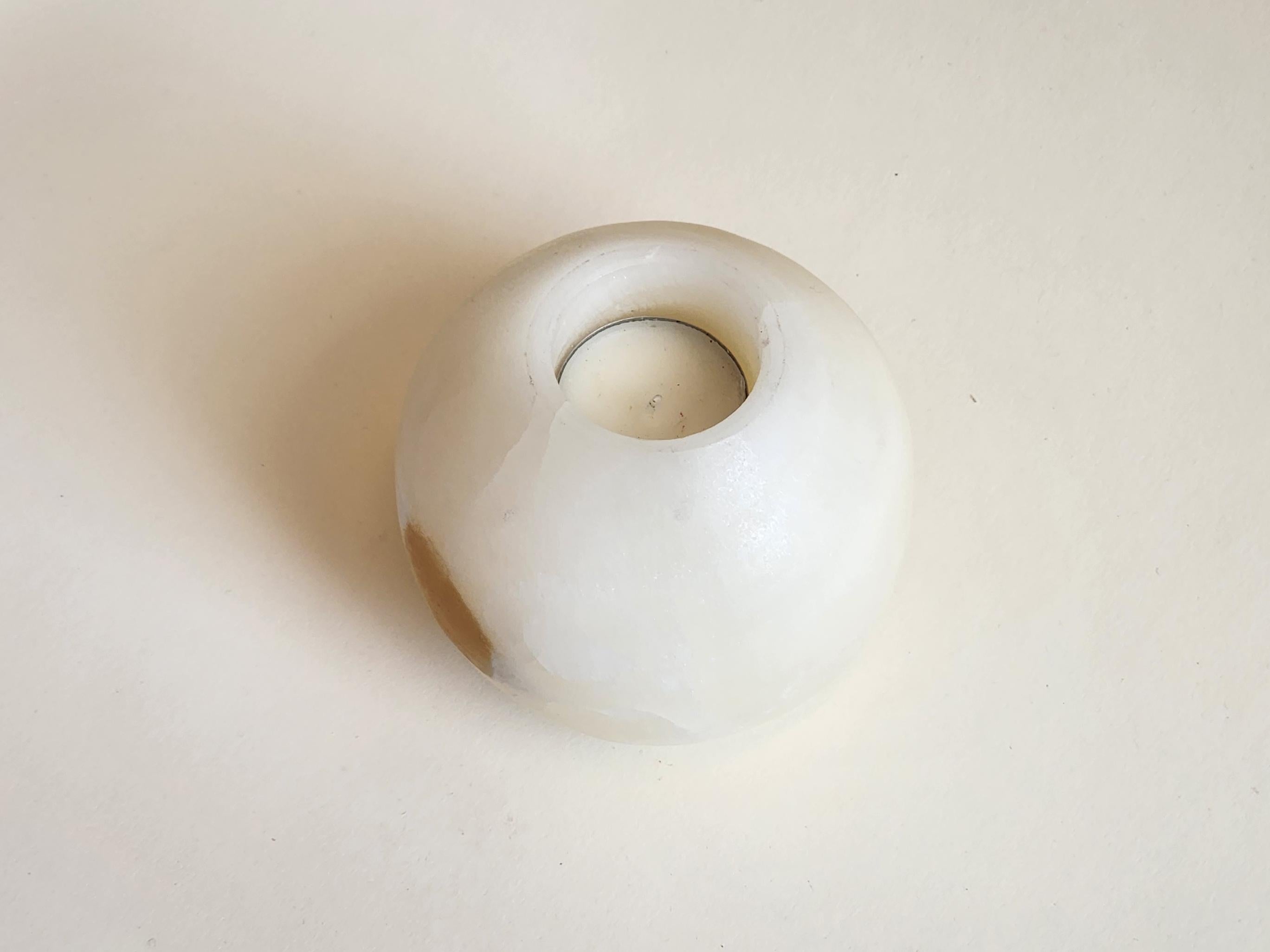 Round White Onyx Candle Holder Manually Carved For Sale 2