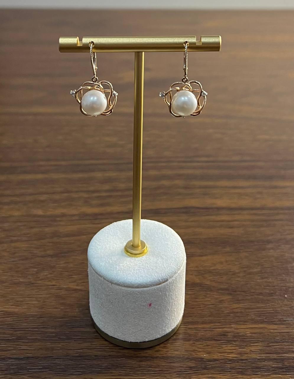 Women's Round White Pearl 14K Yellow Gold Dangle Drop Earrings For Sale