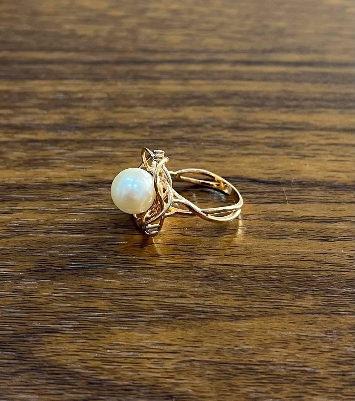 Women's Round White Pearl Saturn Floral Flower Motif 14K Yellow Gold Statement Ring For Sale