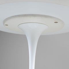 Round white Pedestal Tulip Table by Eero Saarinen for Knoll, 1955