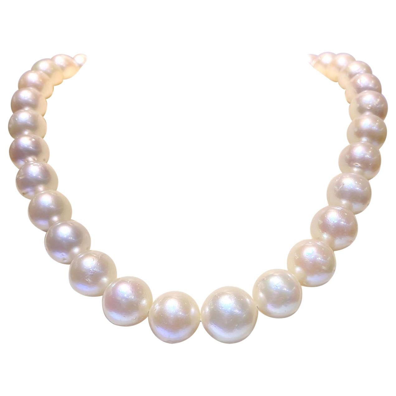 Round White South Sea Pearl, 33pcs For Sale