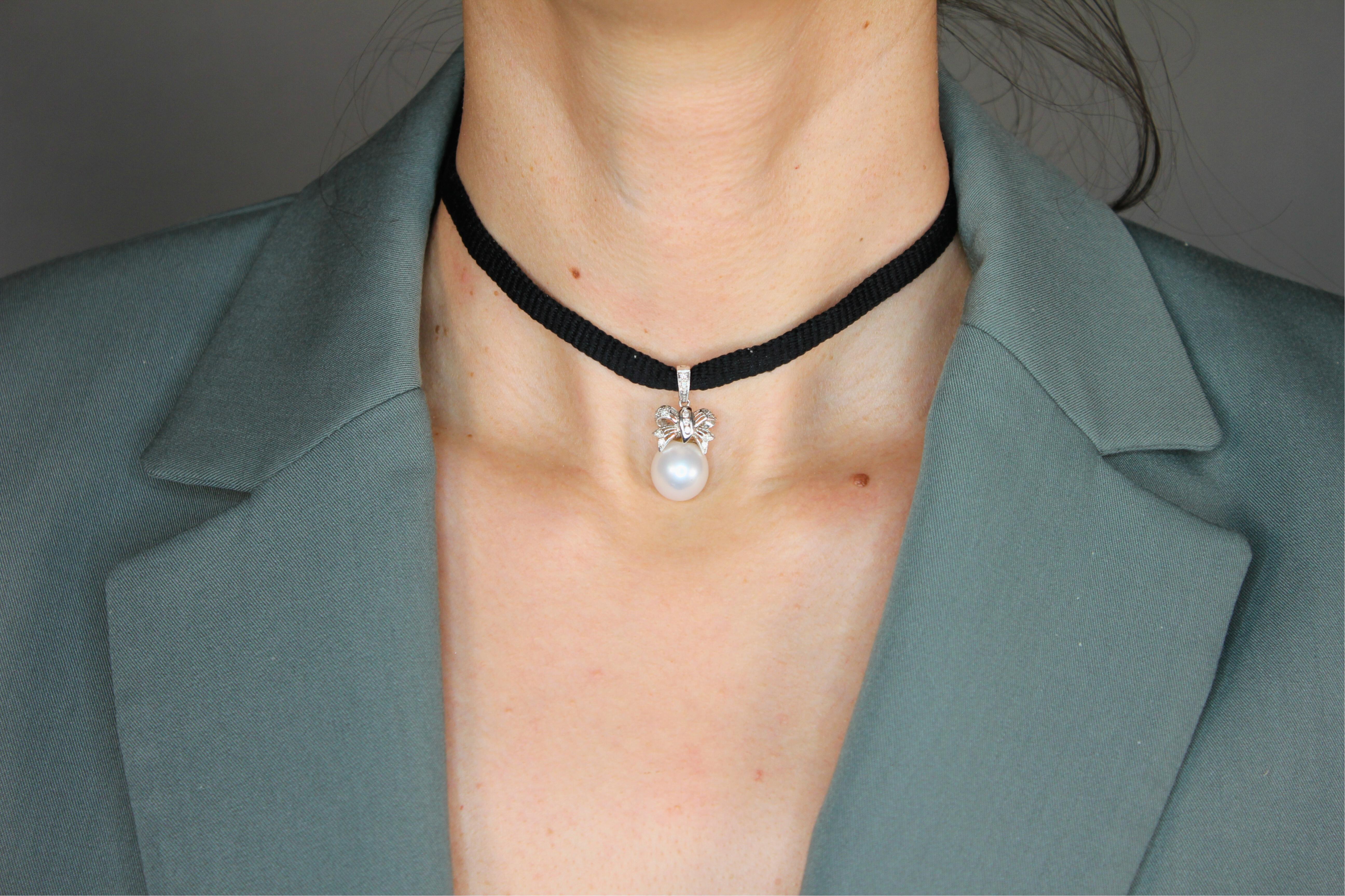 Round White South Sea Pearl Diamond Bowtie 14K White Gold Pendant Charm Necklace In New Condition In Oakton, VA