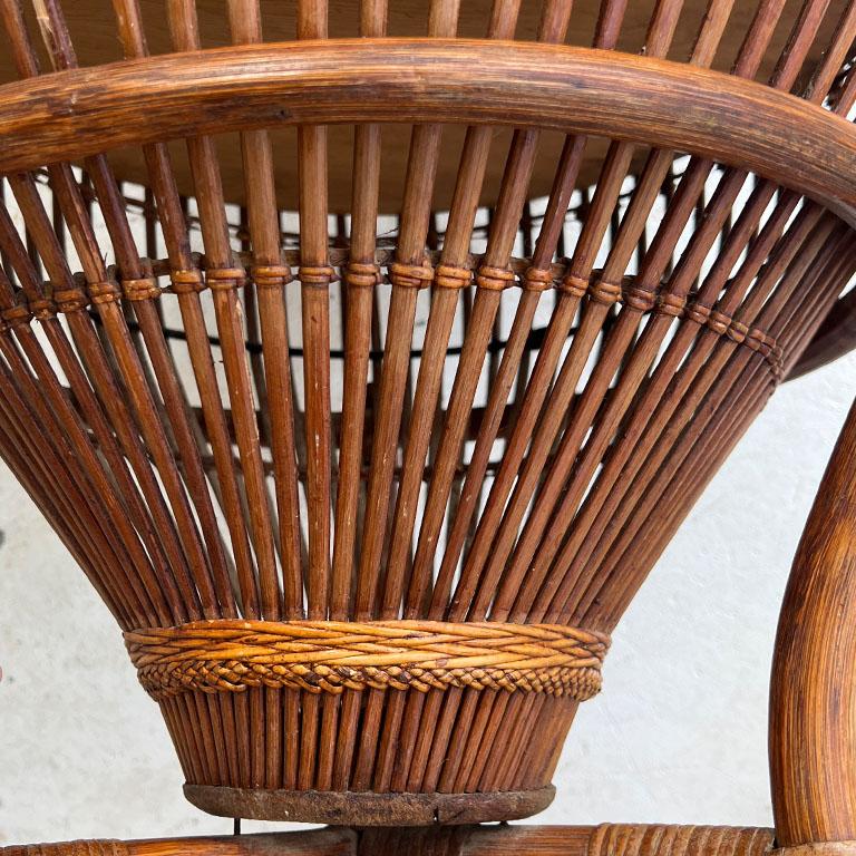 Runder italienischer Fischkorb-Beistelltisch aus Korbweide und Rattan – nach Albini, 1960er Jahre im Angebot 4