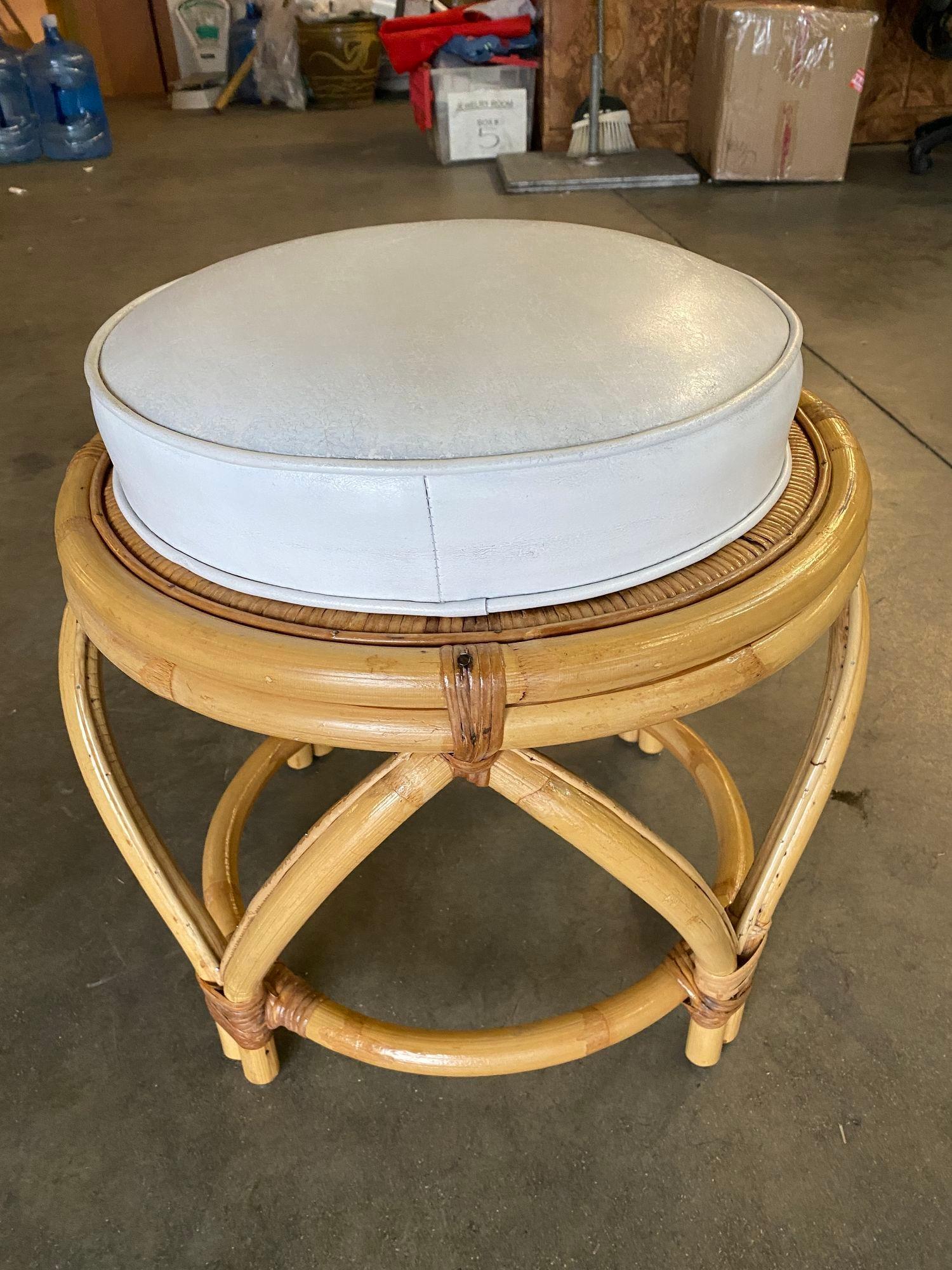 Round Wicker Top Rattan Table with Matching Stools Dining Set For Sale 10