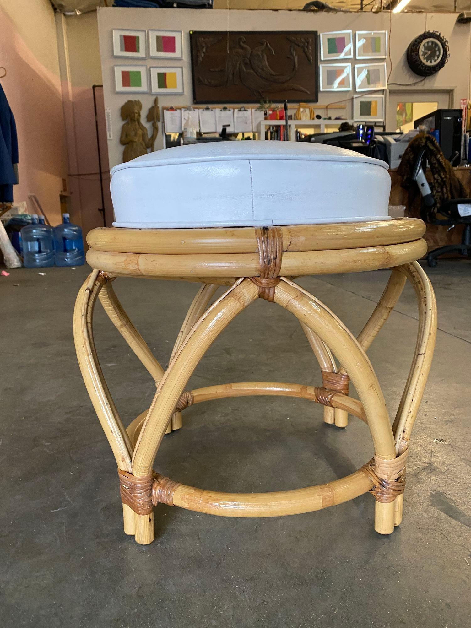 Round Wicker Top Rattan Table with Matching Stools Dining Set For Sale 12