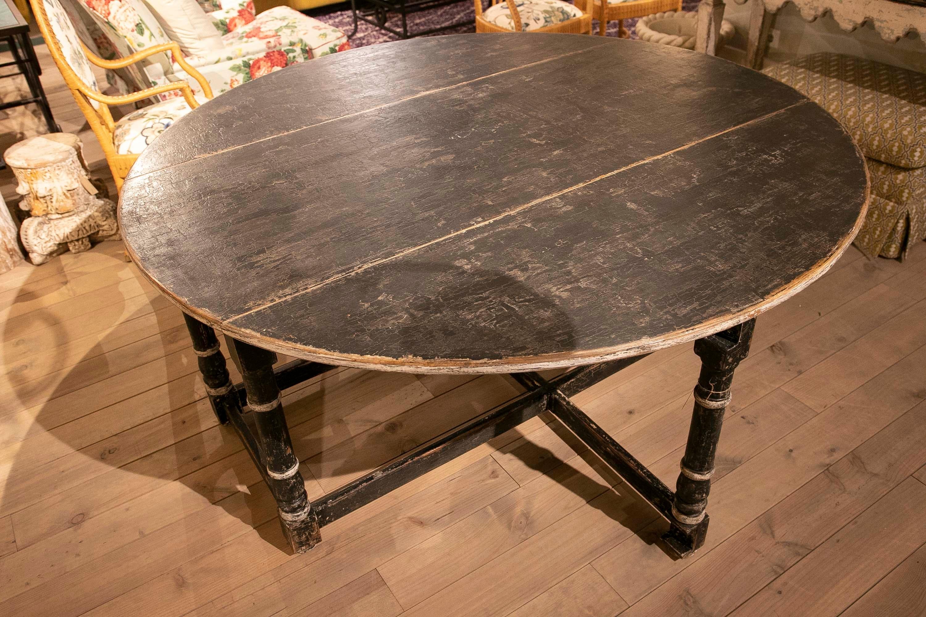 20th Century Round Wing Table with Drawers in Old Black Polychromed Side Panels For Sale