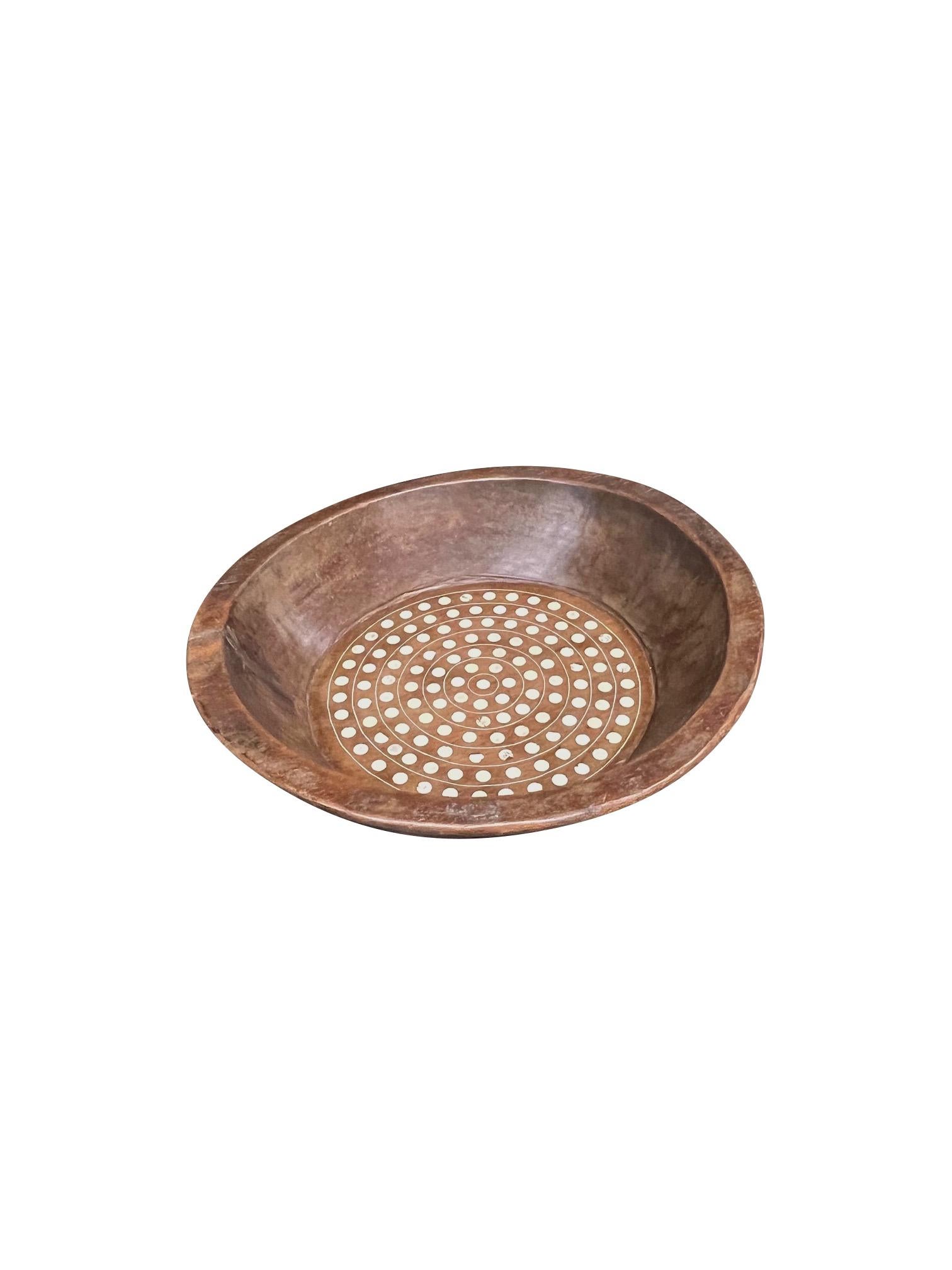 Indiano Ciotola rotonda in Wood con intarsio in osso, India, Contemporary in vendita