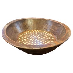 Cuenco redondo de madera con incrustaciones de hueso, India, Contemporáneo