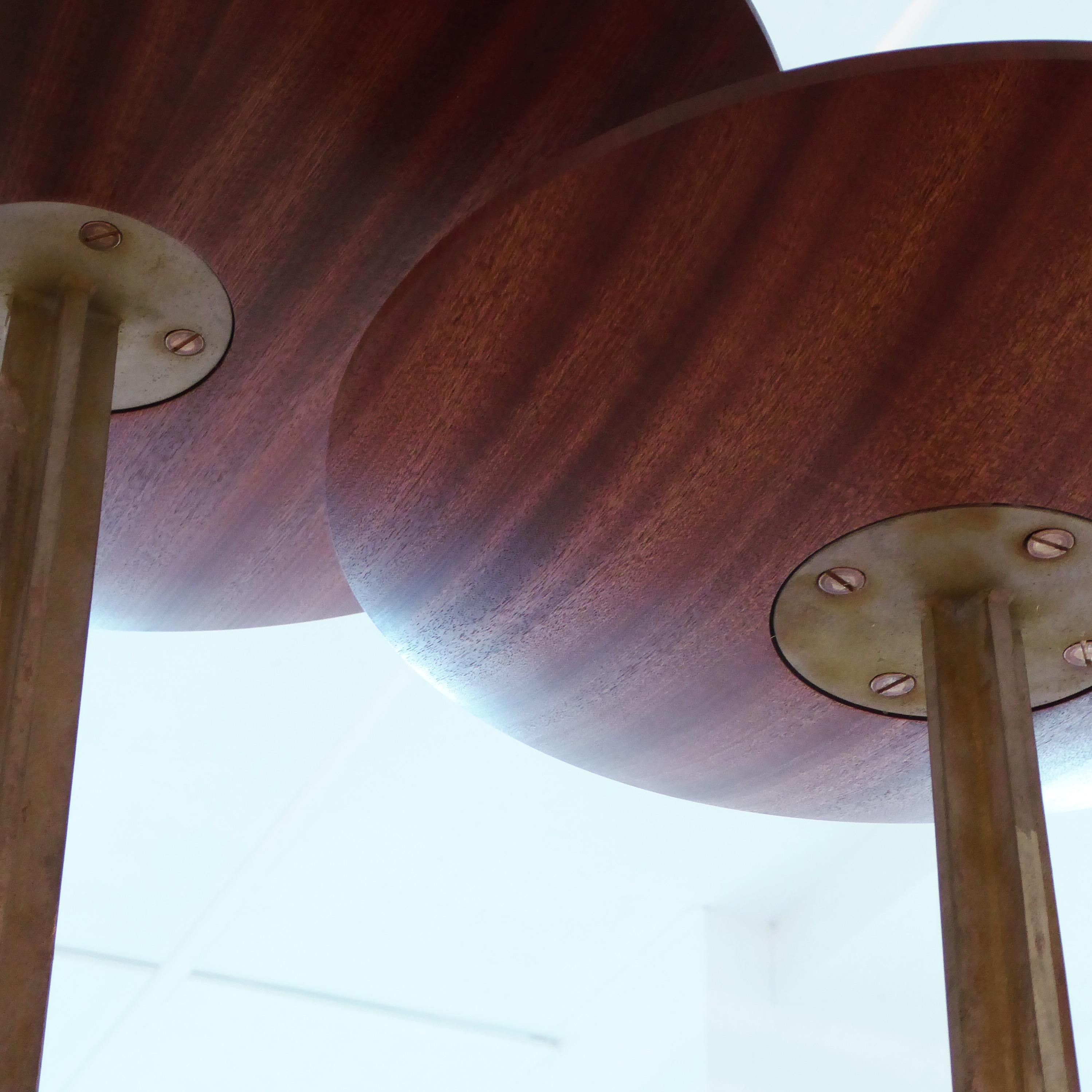 Table d'appoint ronde en bois:: bronze et béton Neuf - En vente à kingston, NY