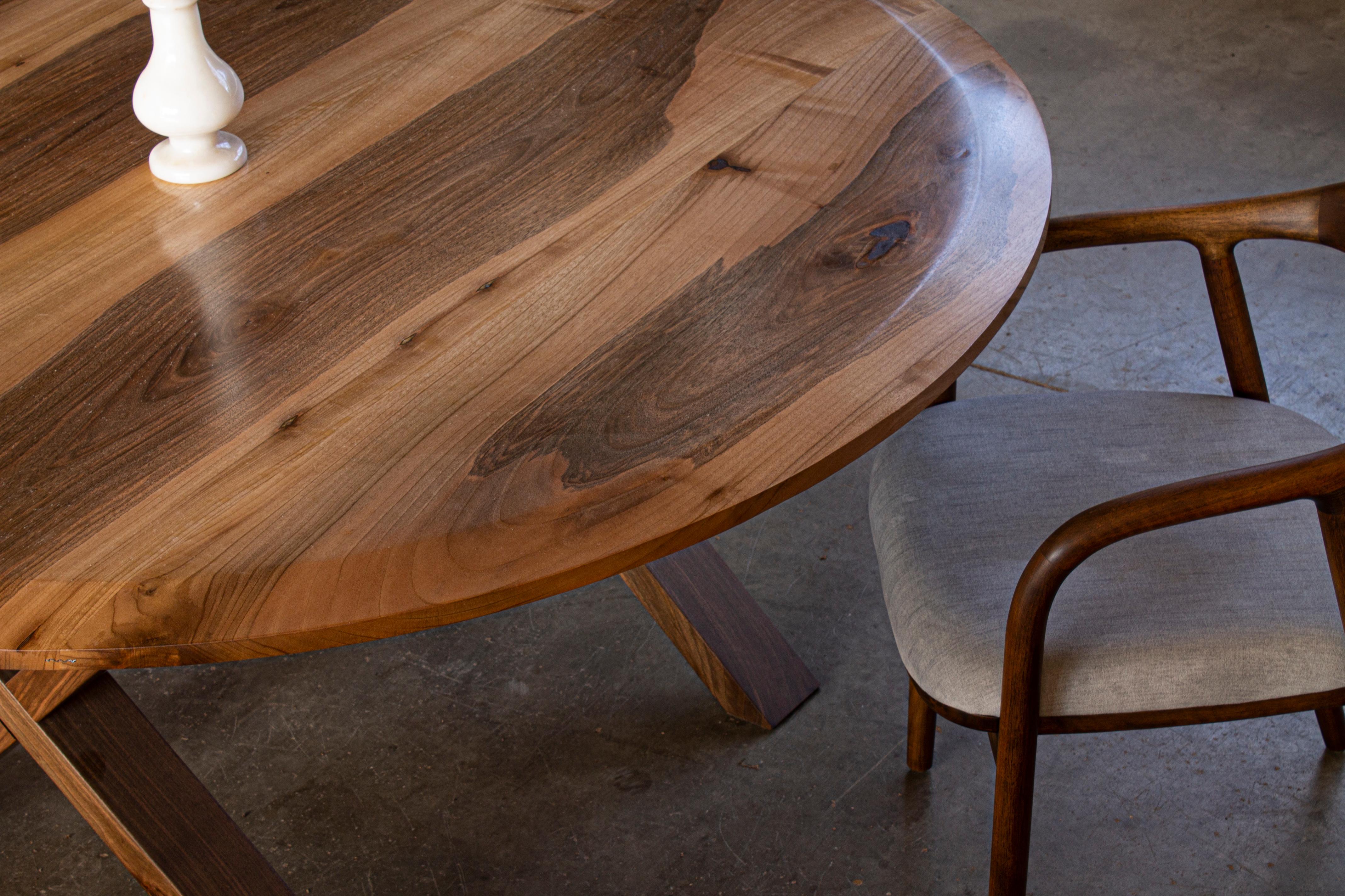 Farmhouse Round Walnut Wood Dining Room Table - Table ronde en bois de noyer naturel Neuf - En vente à İnegöl, TR