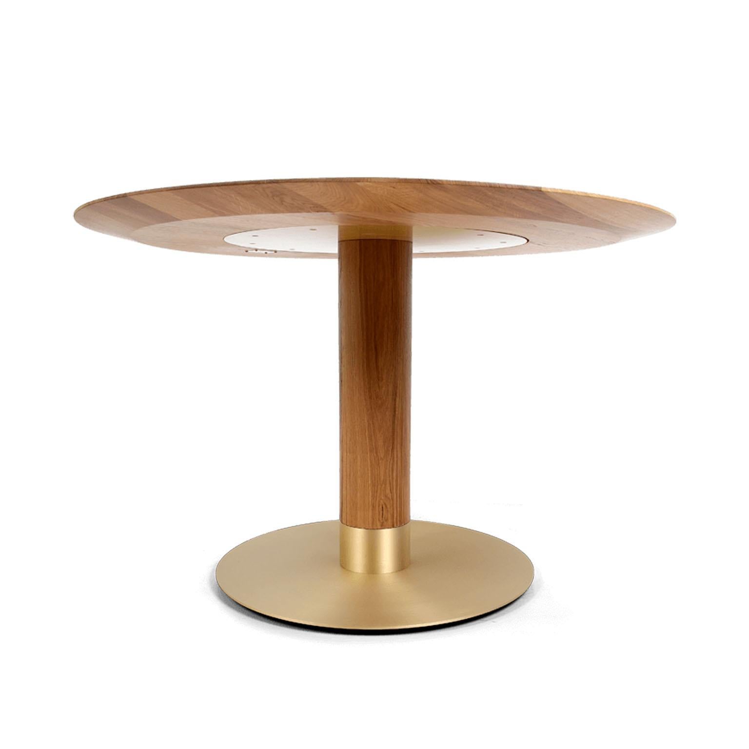 Moderne Table de salle à manger ronde moderne en bois naturel avec base en laiton en vente