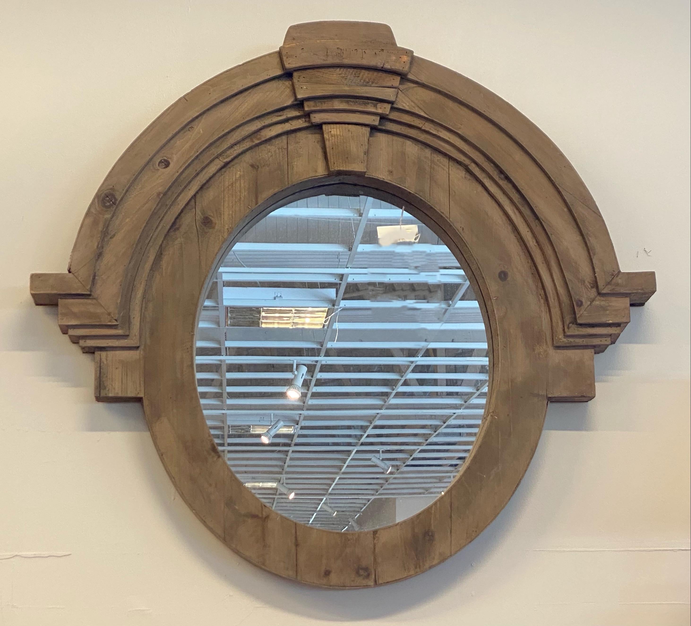 Round wood mirror with heavy frame RH

Measures: 37