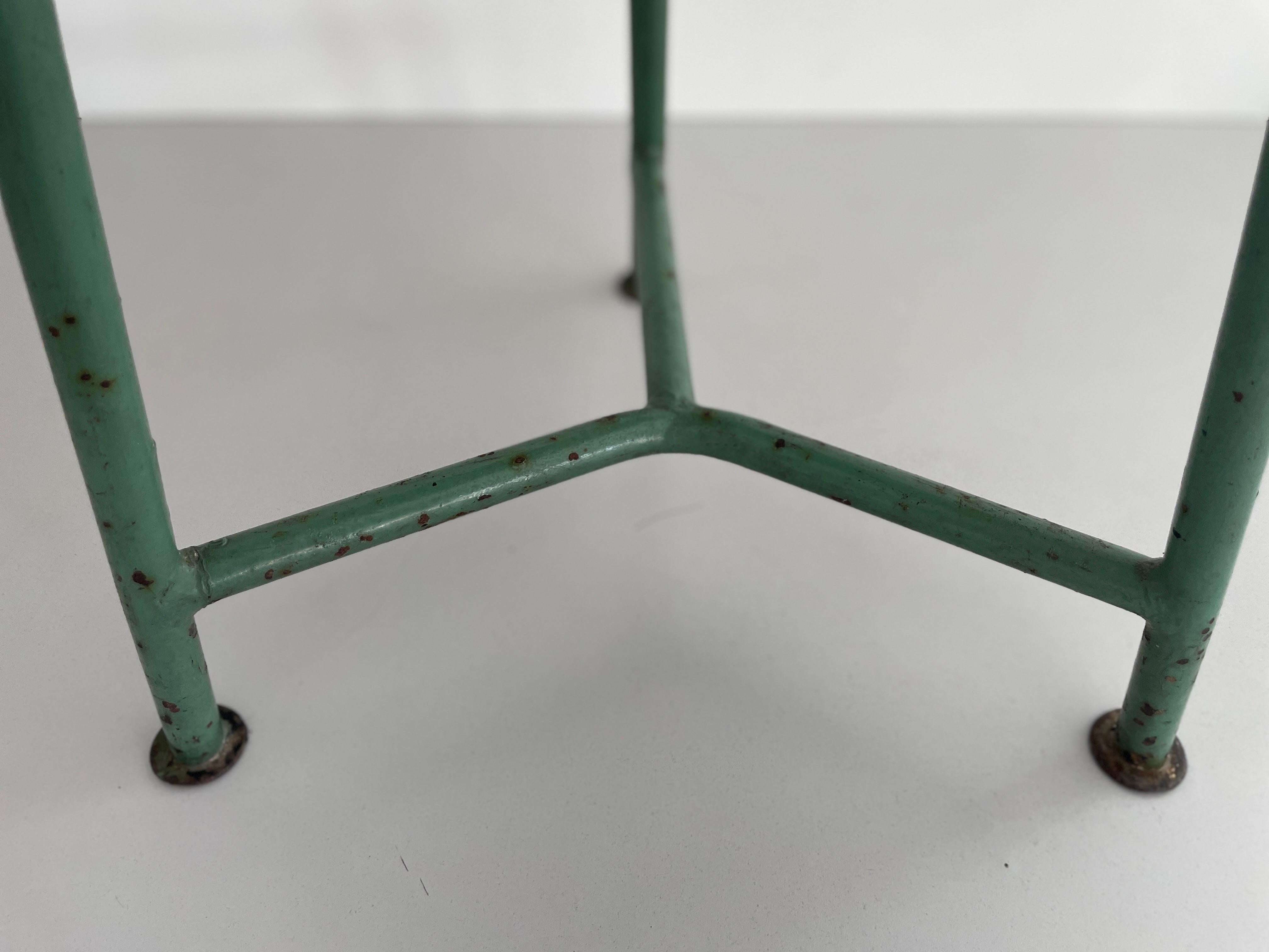 Round Wood Top Industrial Stool with Green Iron Tripod Legs, 1940s, Germany For Sale 10