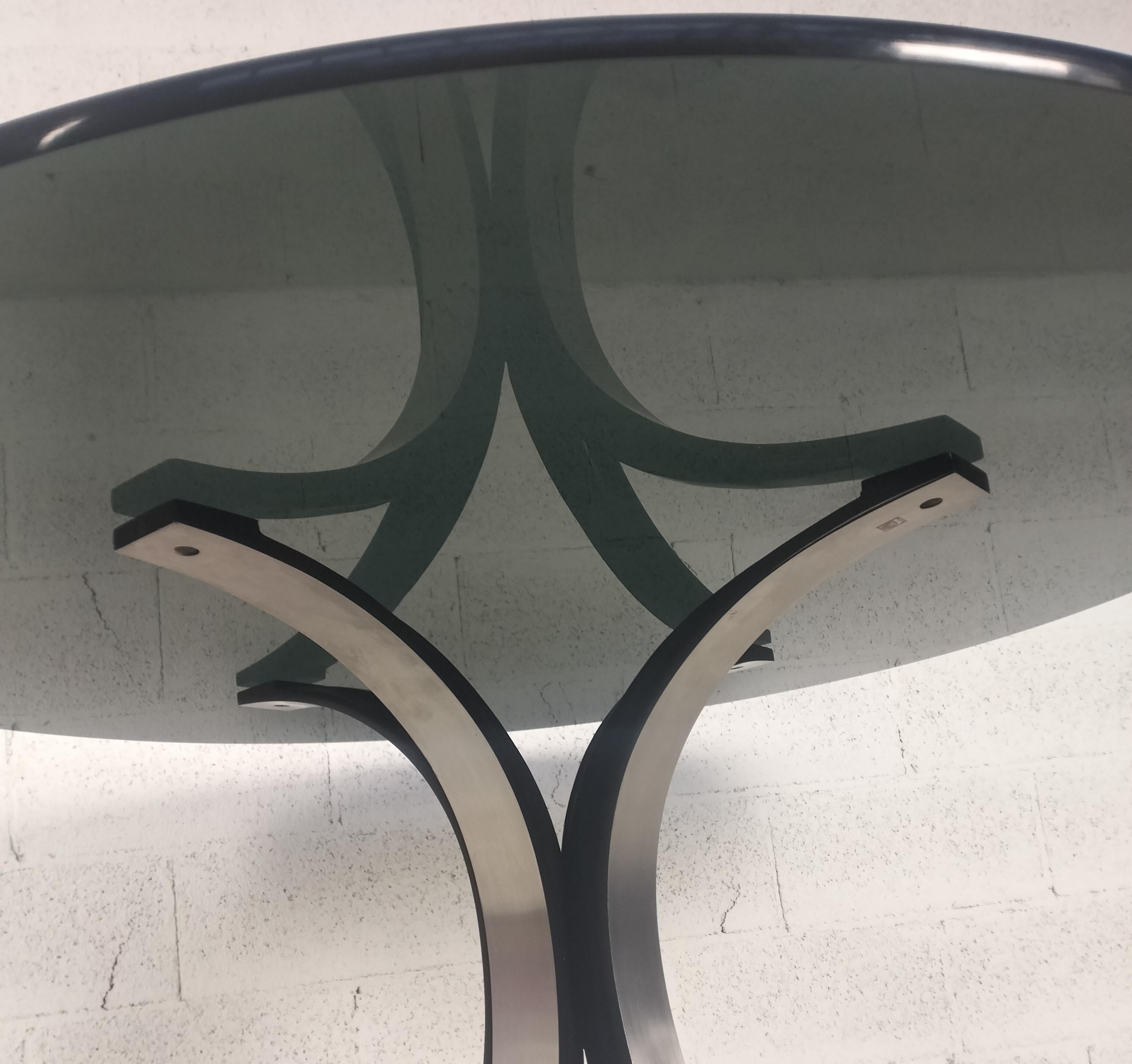 Table ronde en verre et métal T69 par Osvaldo Borsani Eugenio Gerli pour Tecno 60s en vente 3