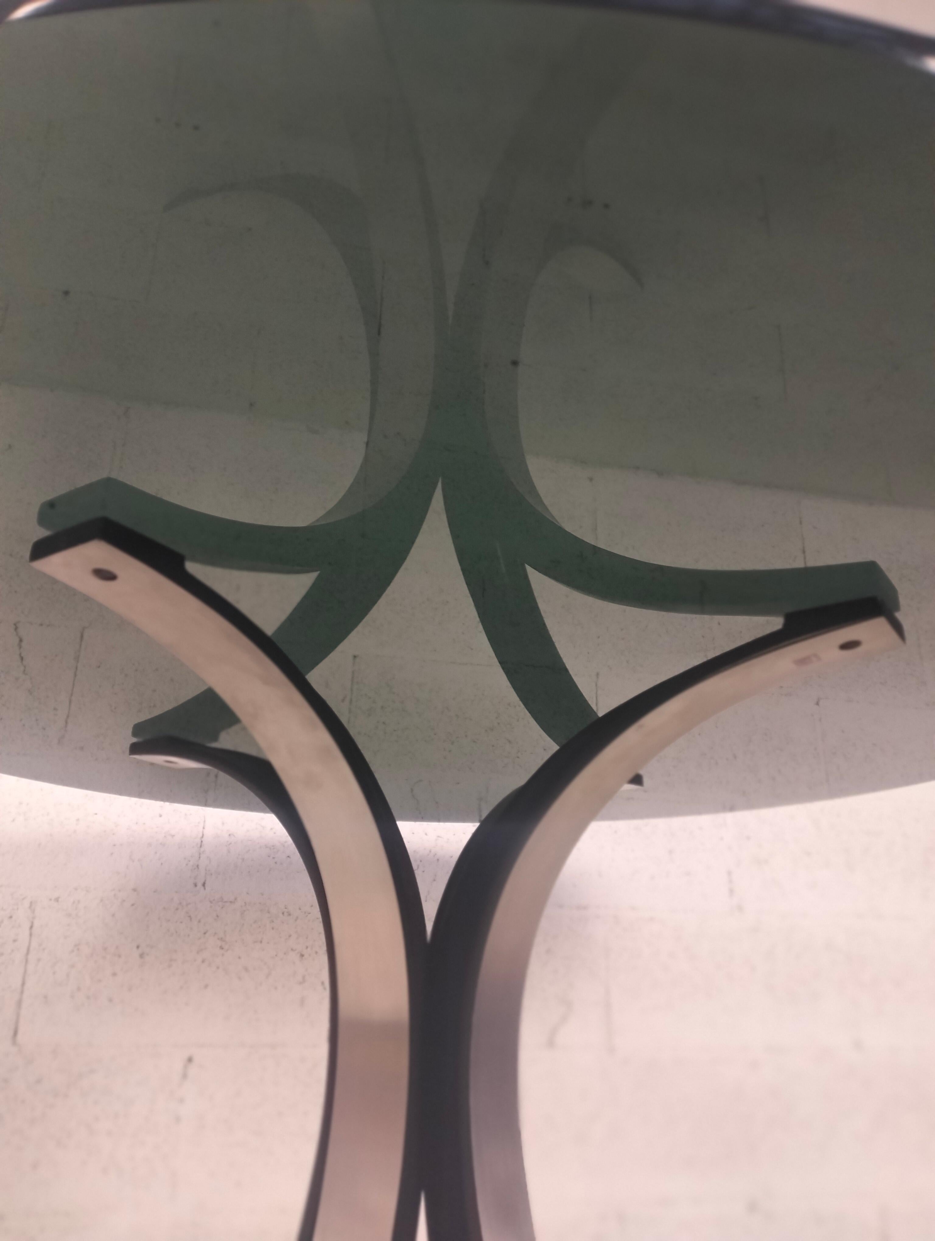 Table ronde en verre et métal T69 par Osvaldo Borsani Eugenio Gerli pour Tecno 60s en vente 4