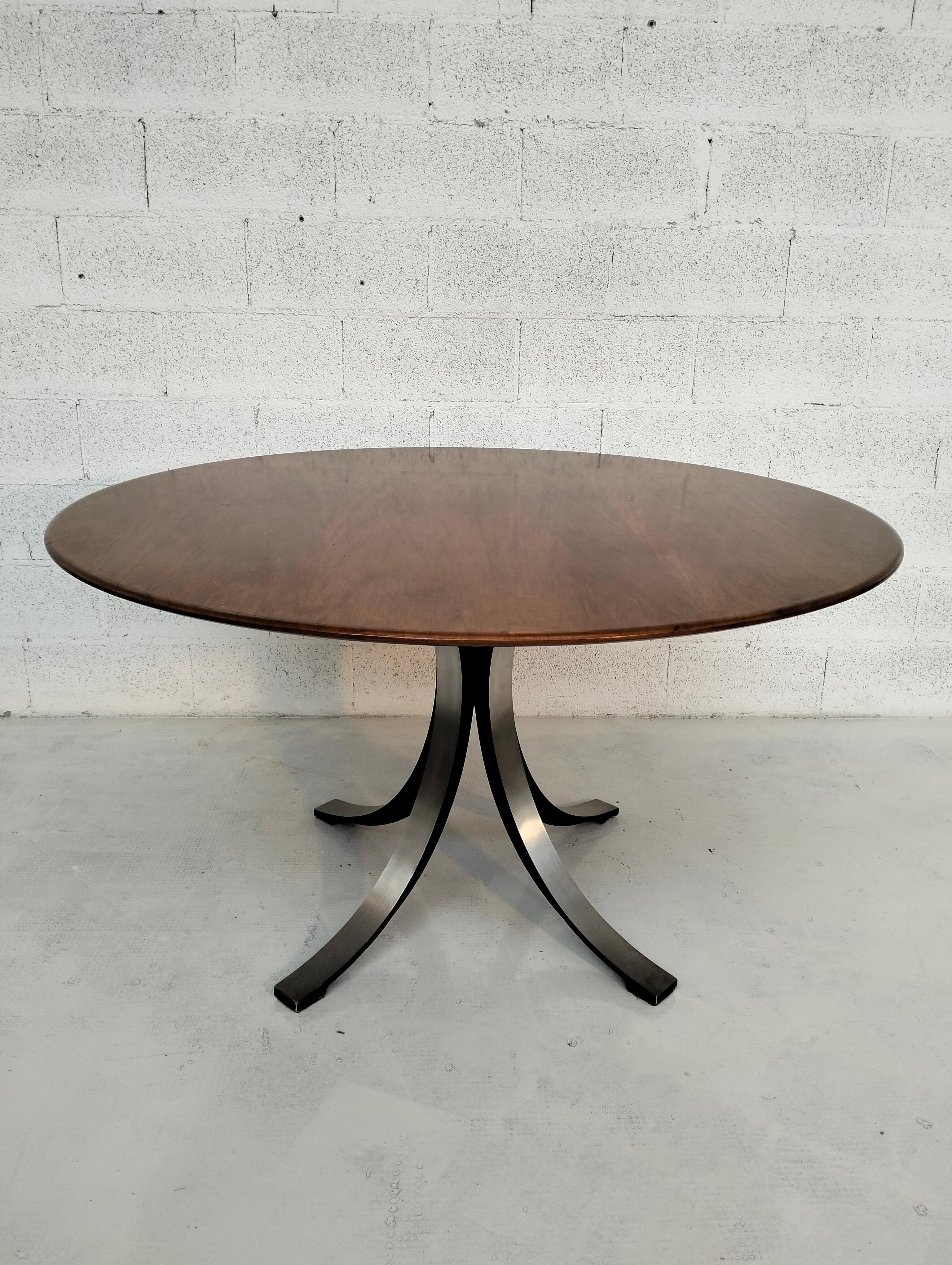 Metal Round  wooden and metal table T69 by Osvaldo Borsani and Eugenio Gerli for Tecno