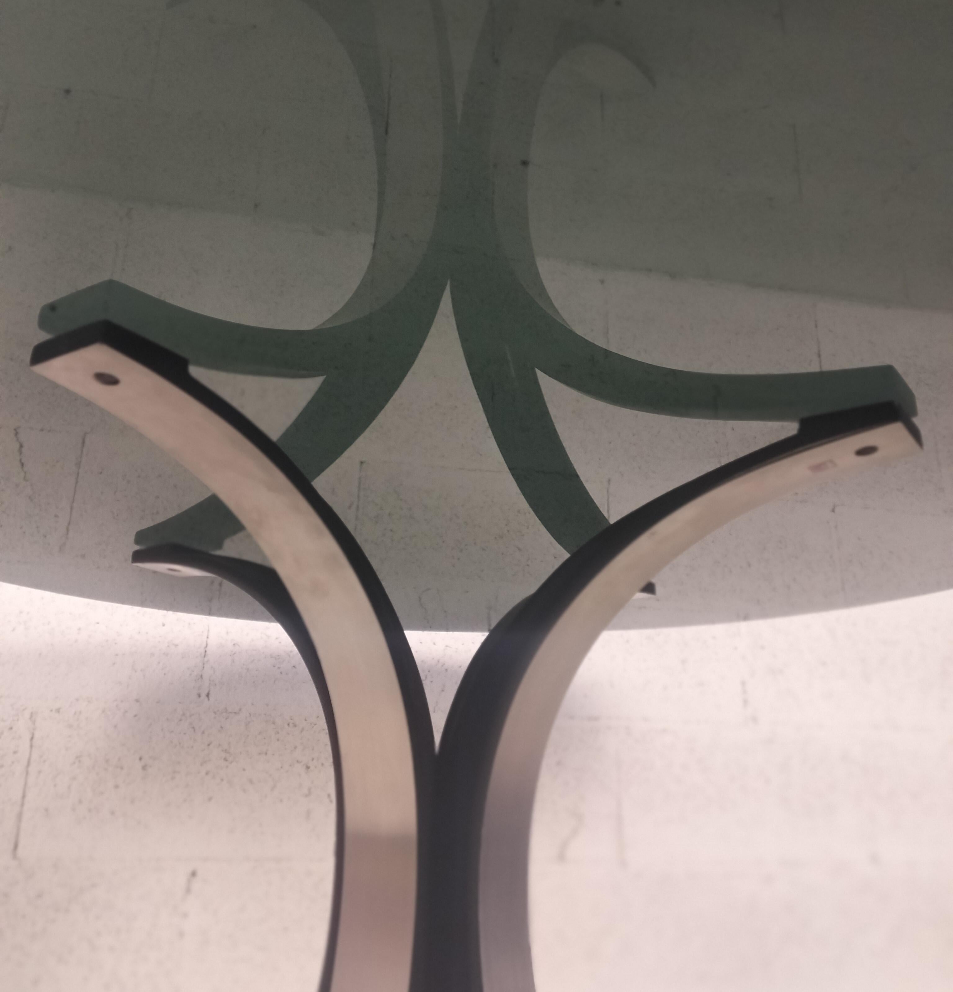 Métal Table ronde en verre et métal T69 par Osvaldo Borsani Eugenio Gerli pour Tecno 60s en vente