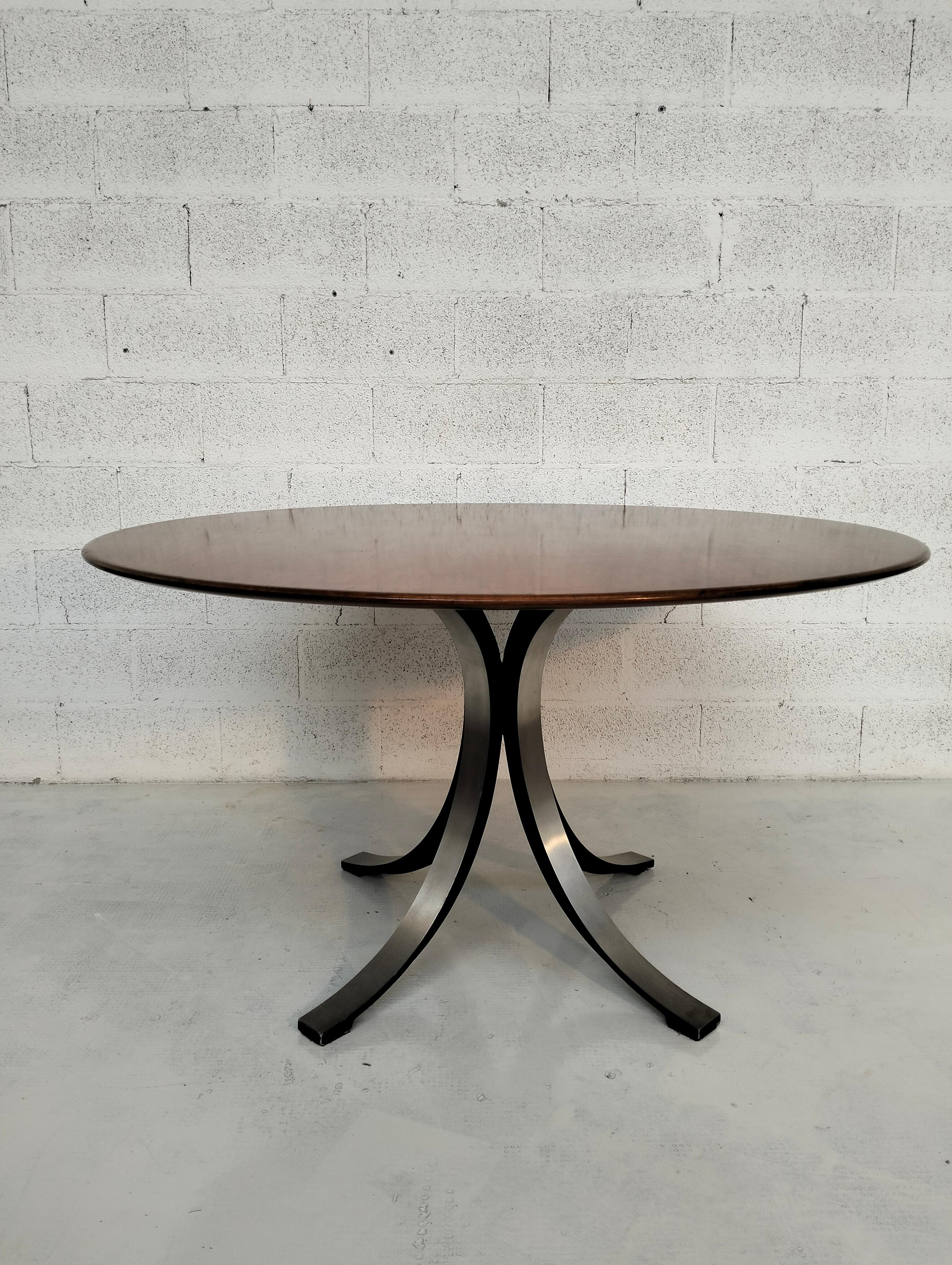 Round  wooden and metal table T69 by Osvaldo Borsani and Eugenio Gerli for Tecno 1