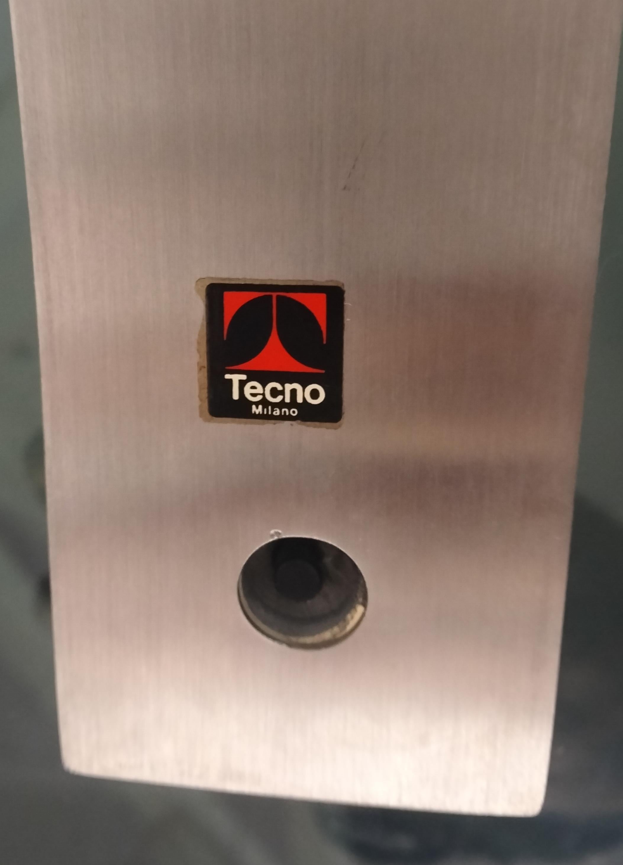 Table ronde en verre et métal T69 par Osvaldo Borsani Eugenio Gerli pour Tecno 60s en vente 2