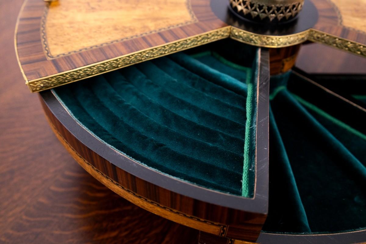 Women's or Men's Round Wooden Jewelry Box Multicompartments