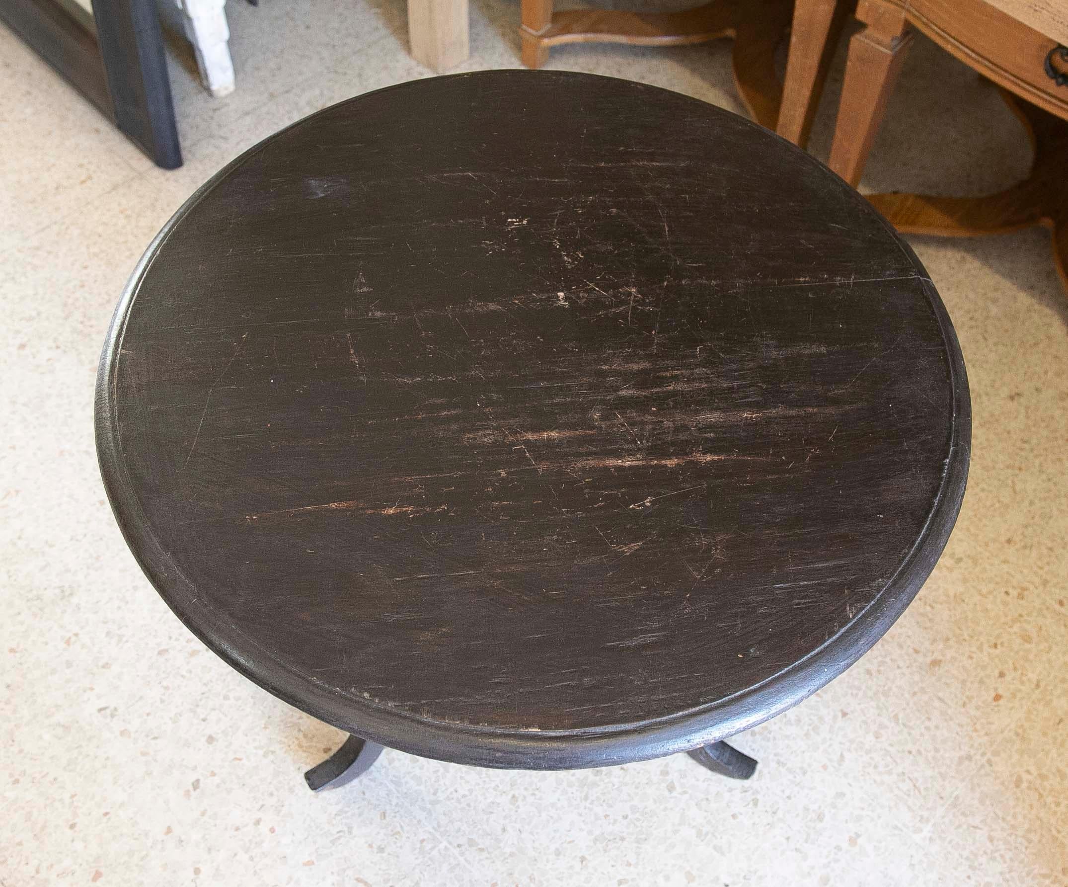 Round Wooden Side Table with Leg in the Middle  For Sale 7