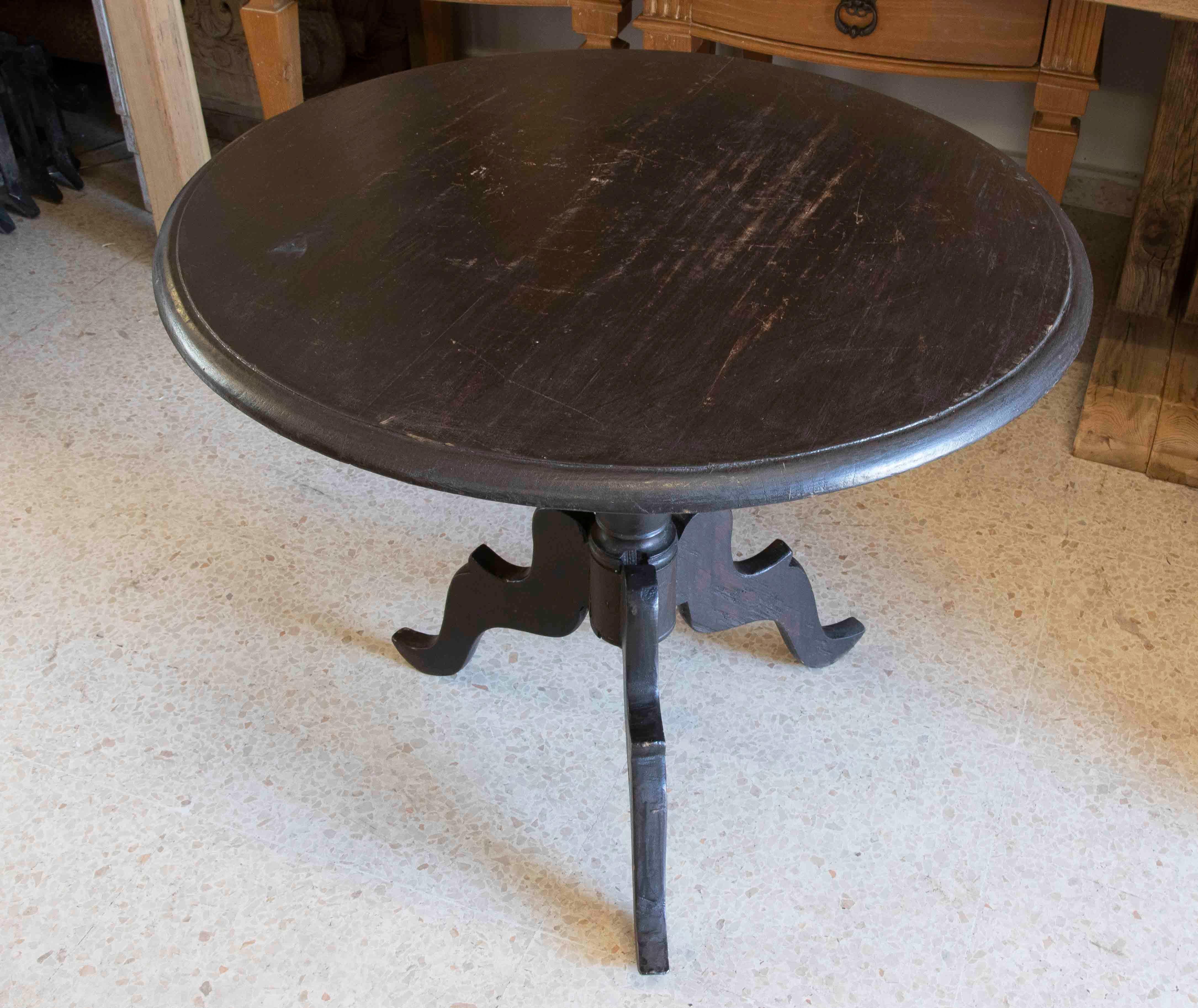 Spanish Round Wooden Side Table with Leg in the Middle  For Sale