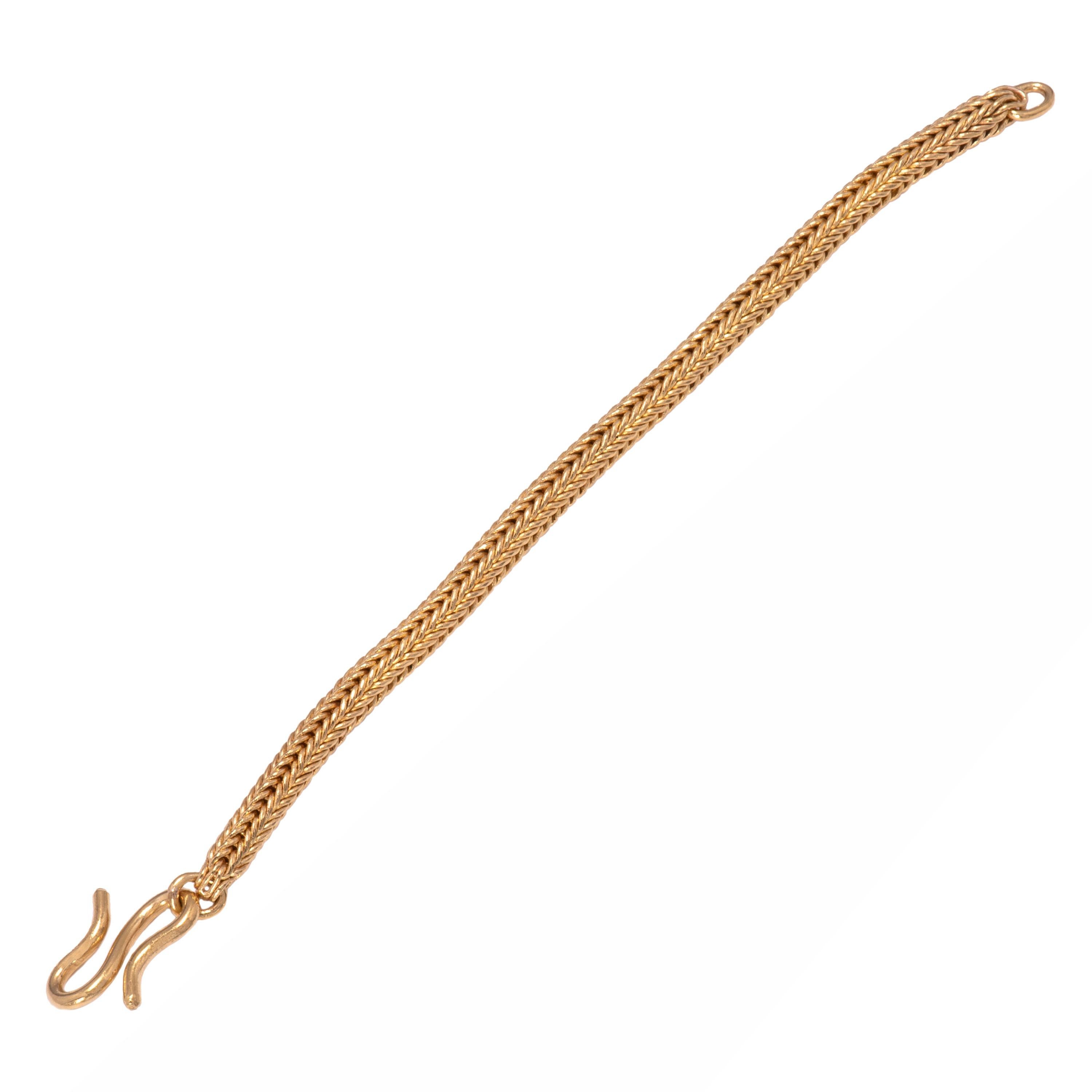 Contemporary Round Woven 22 Karat Gold Bracelet For Sale