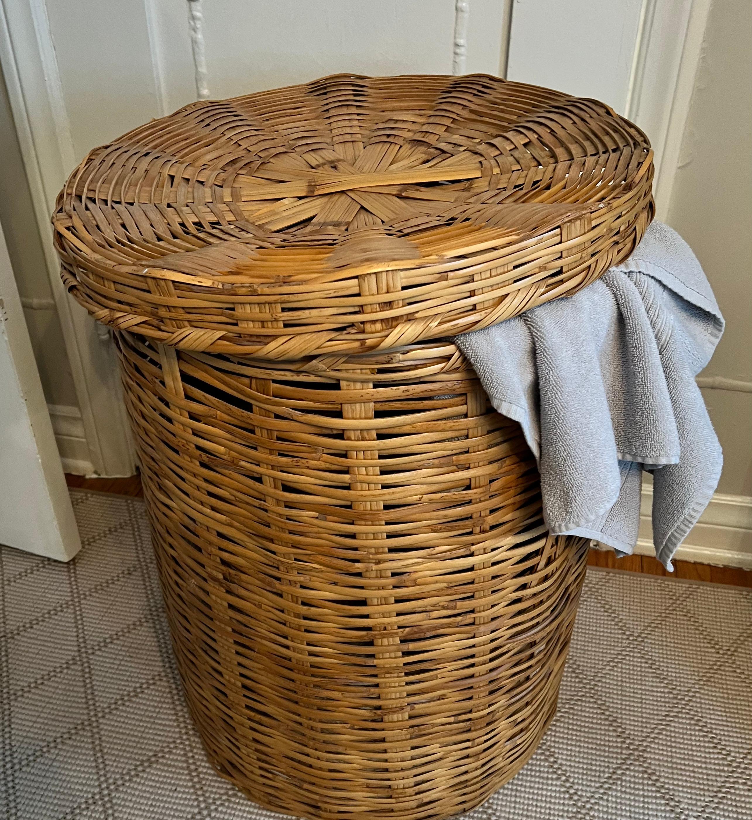 Round Woven Decorative or Laundry Basket  In Good Condition For Sale In Los Angeles, CA