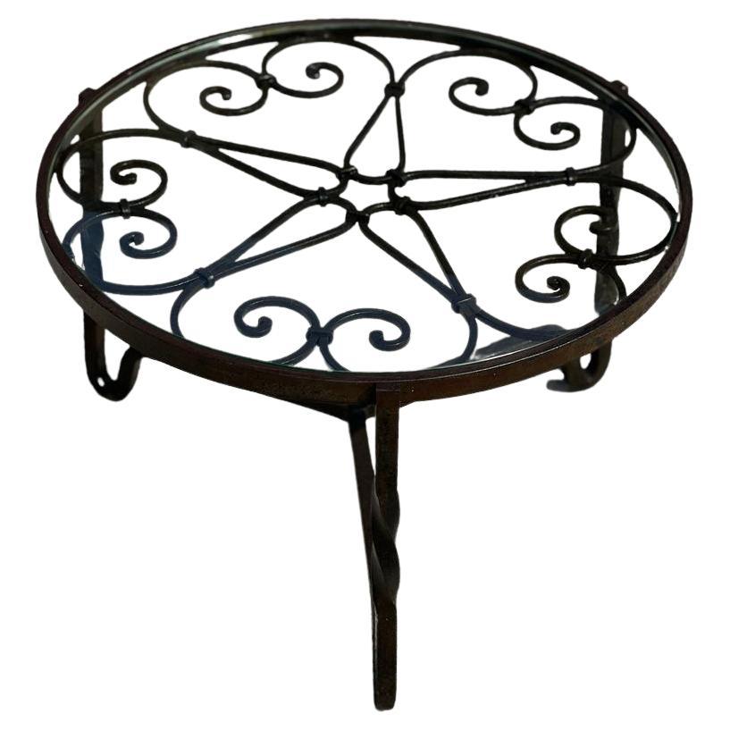 Round wrought iron coffee table, French work 1940  For Sale