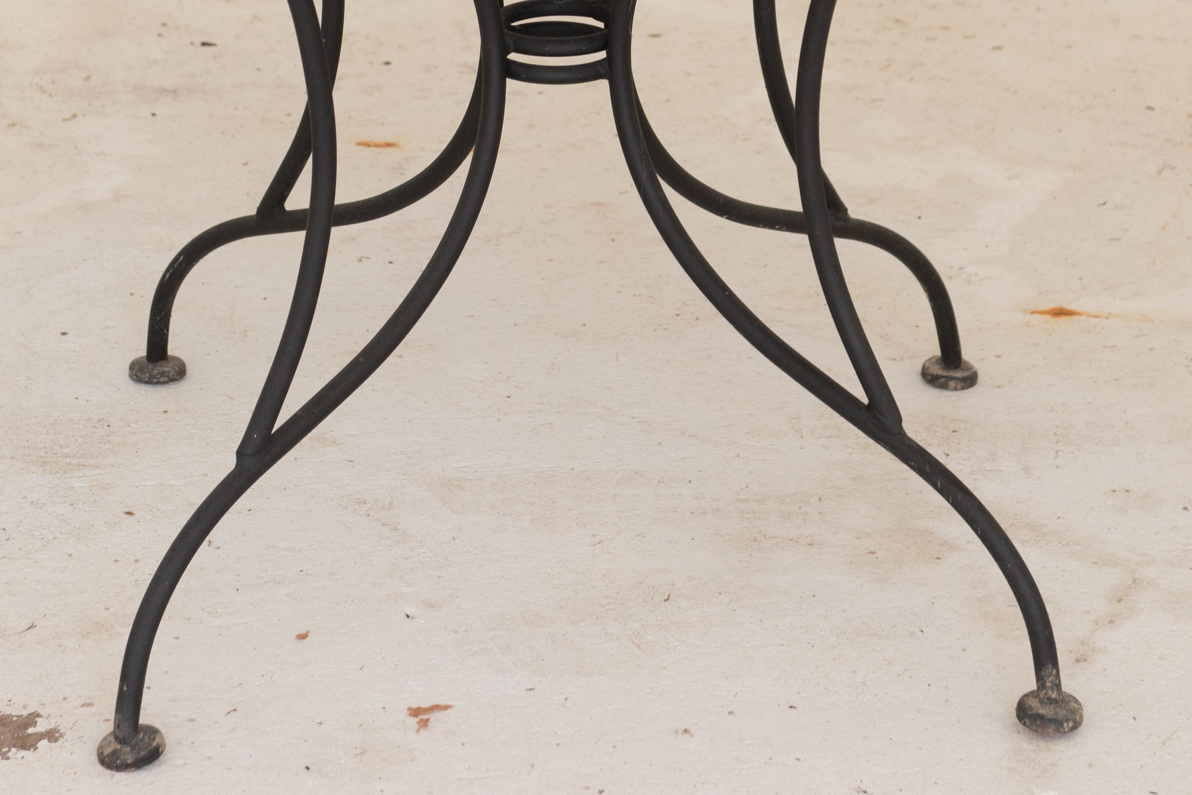 Mid-Century Modern Round Wrought Iron Dining Table by Woodard For Sale