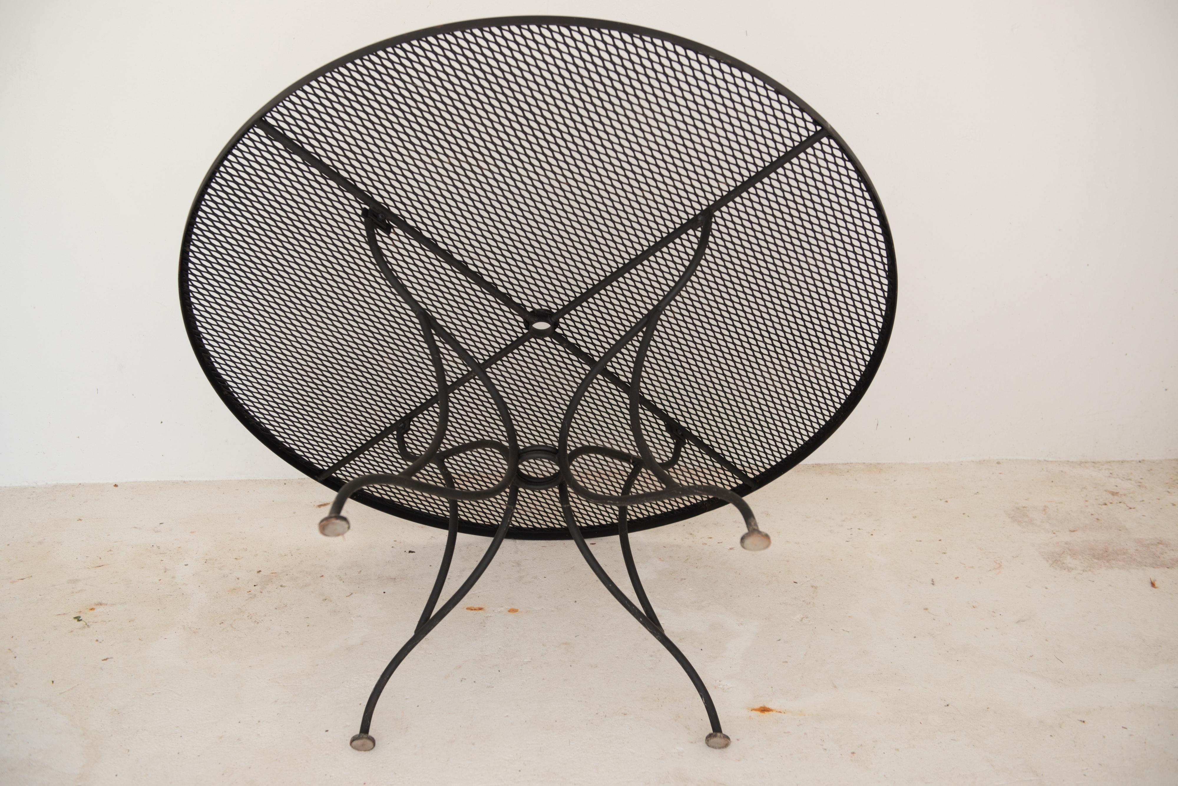Round Wrought Iron Dining Table by Woodard For Sale 1