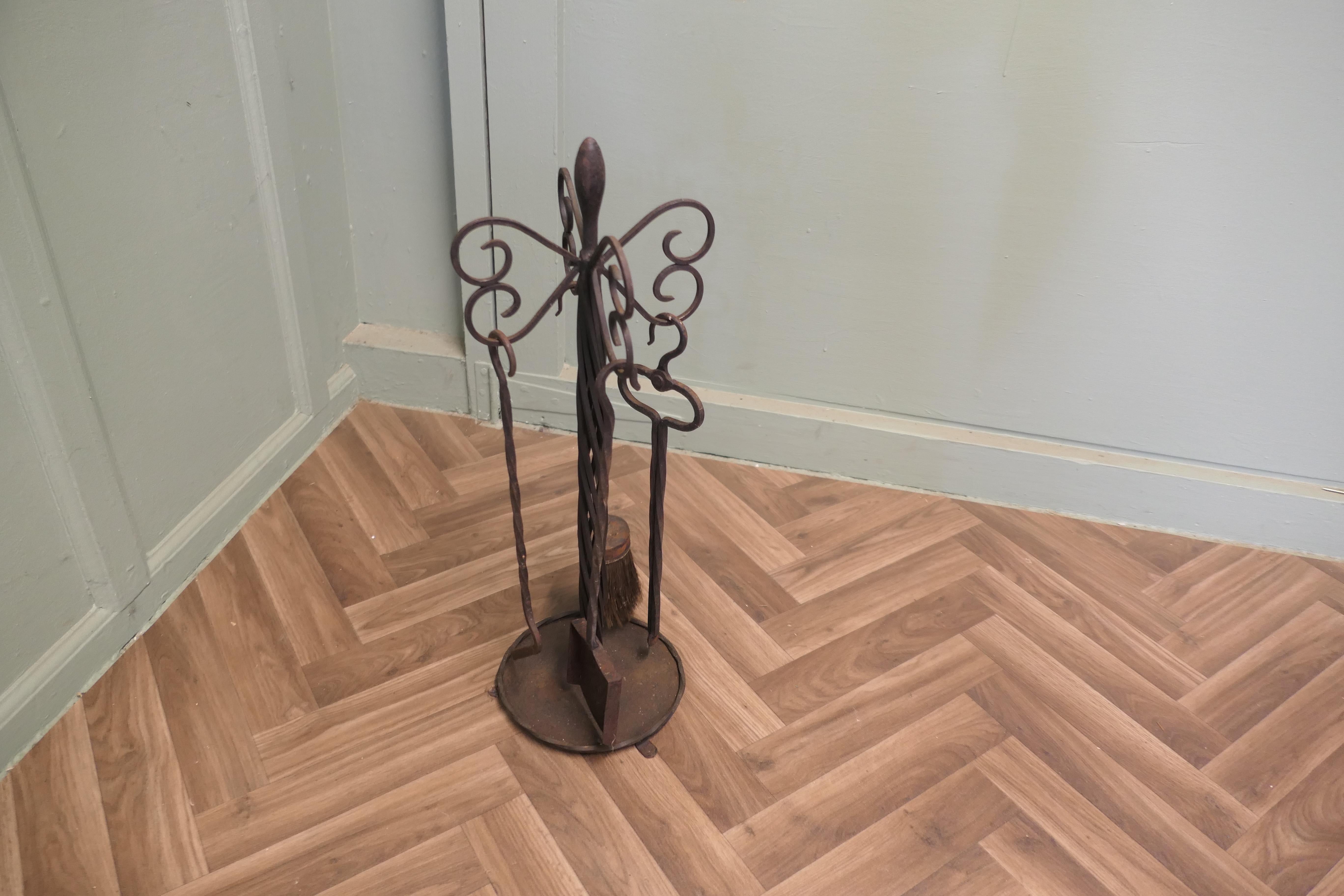 Early 20th Century Round Wrought Iron Fireside Companion Tool Set For Sale