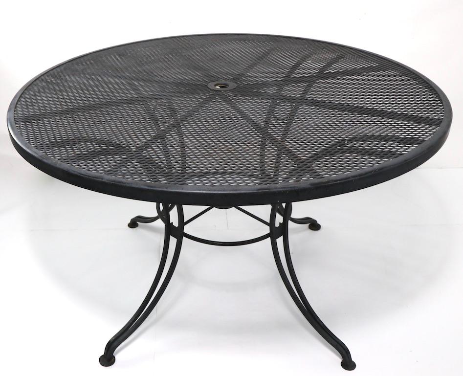 wrought iron round patio table