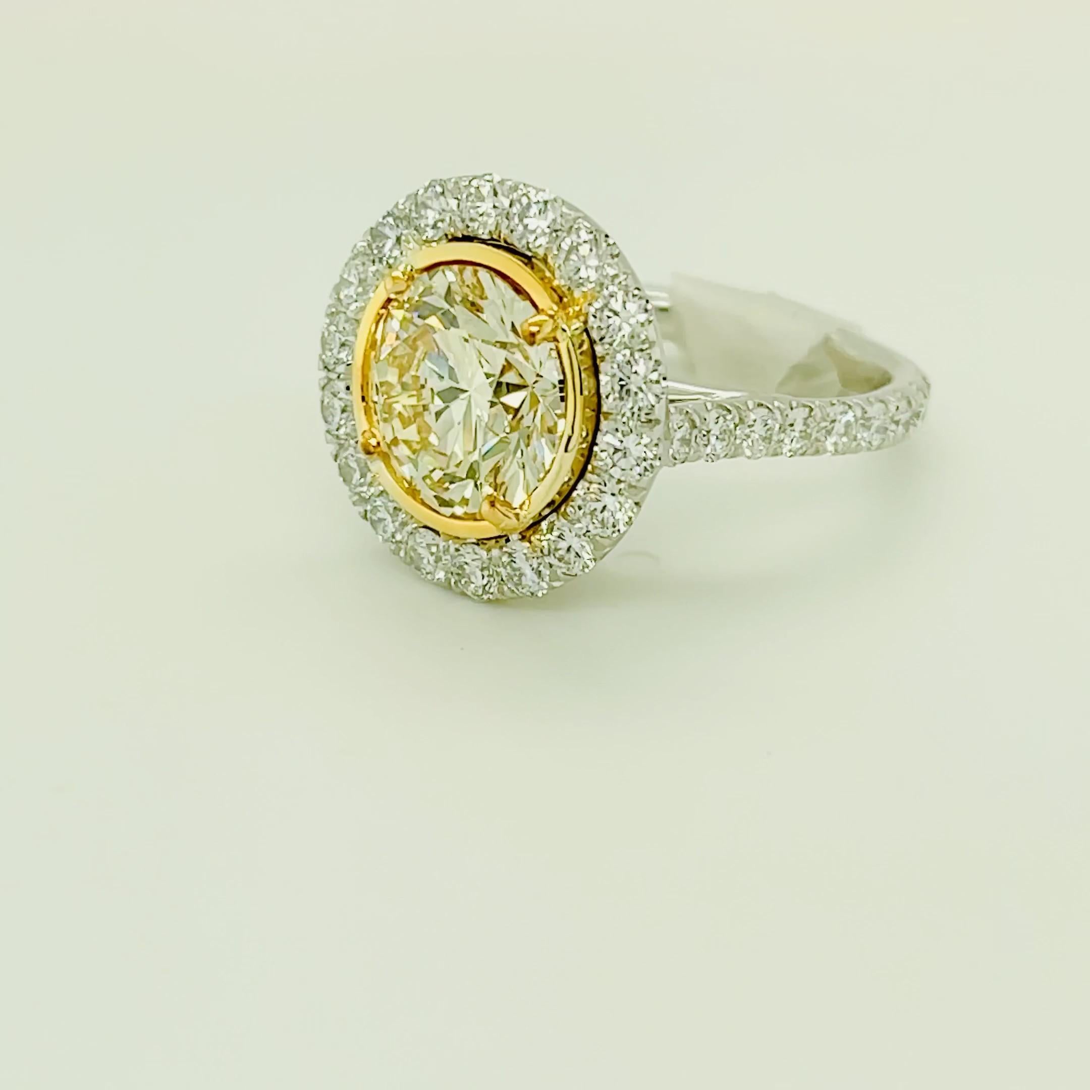 Contemporary Round Yellow Diamond Ring 4.01 Carat, Set in Platinum/18 Karat Yellow Gold