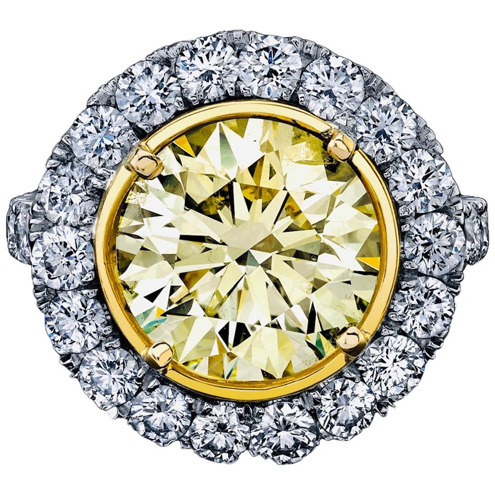Round Yellow Diamond Ring 5.32 Carat, Set in Platinum/18 Karat Yellow Gold