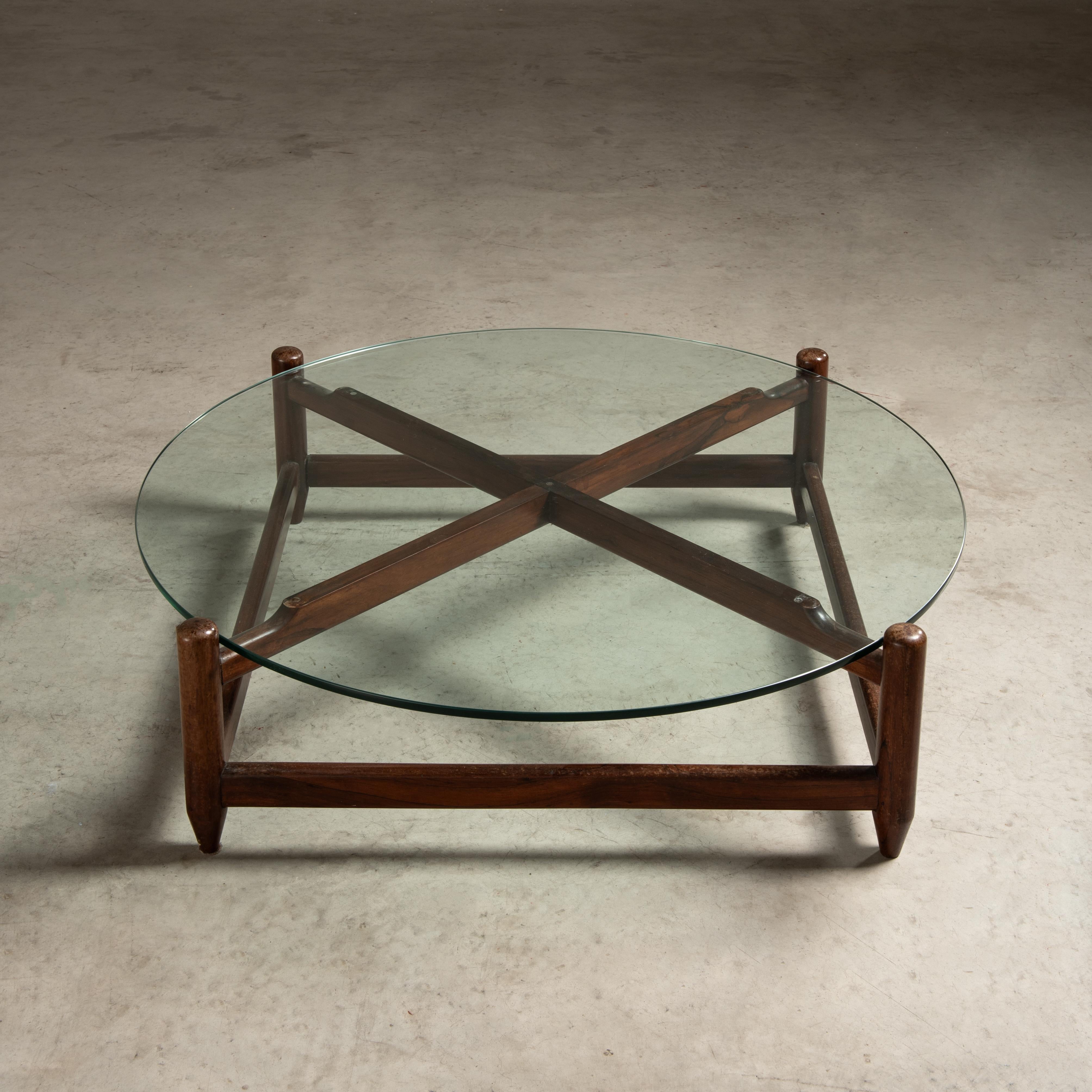 20th Century Rounded Coffee Table in Solid Hardwood and Glass, Brazilian Mid-Century Modern For Sale