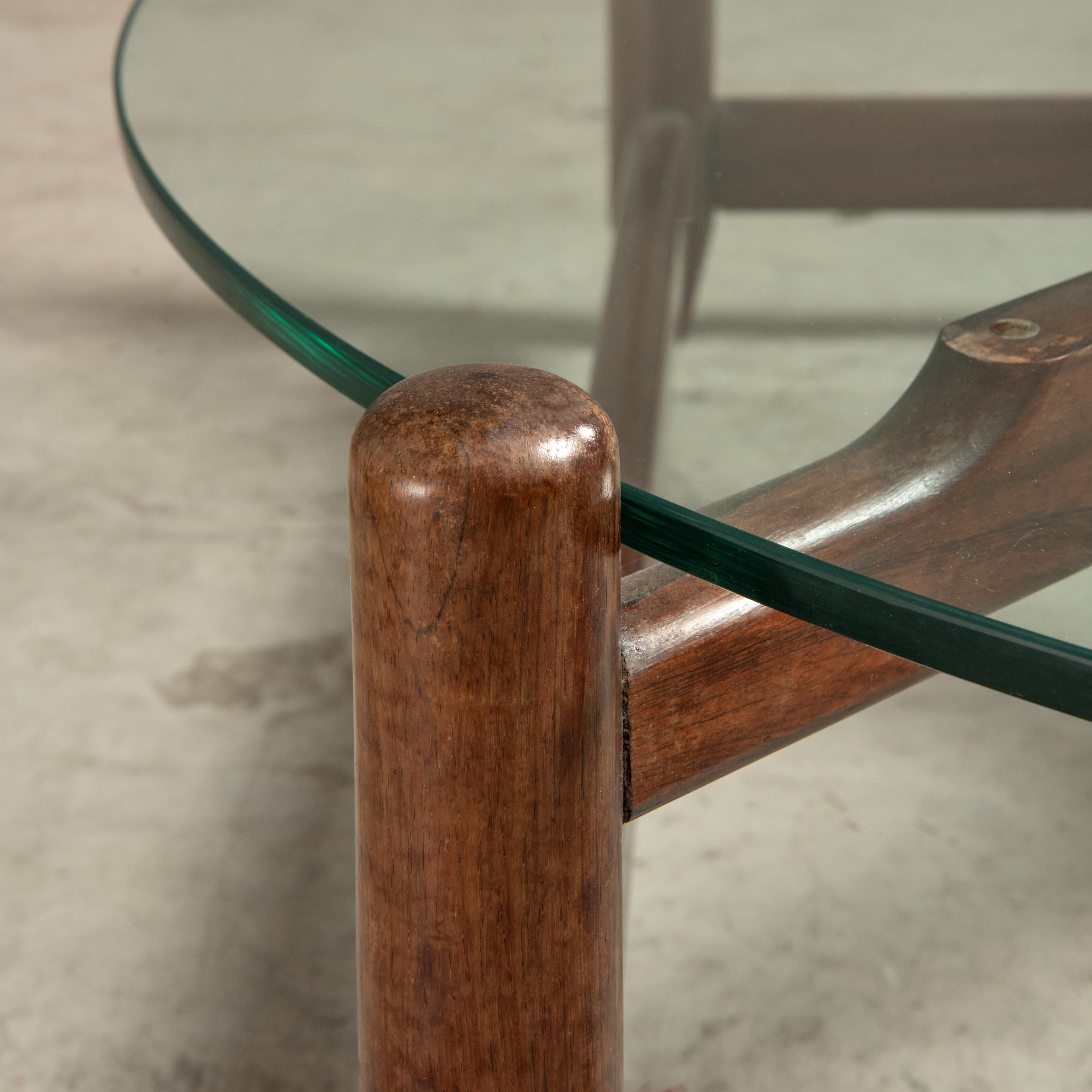 Rounded Coffee Table in Solid Hardwood and Glass, Brazilian Mid-Century Modern For Sale 2