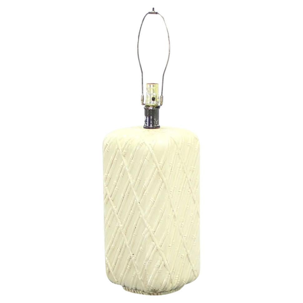 Rounded Corners Pedestal Shape White Faux Bamboo Decorated Pattern Table Lamp  For Sale