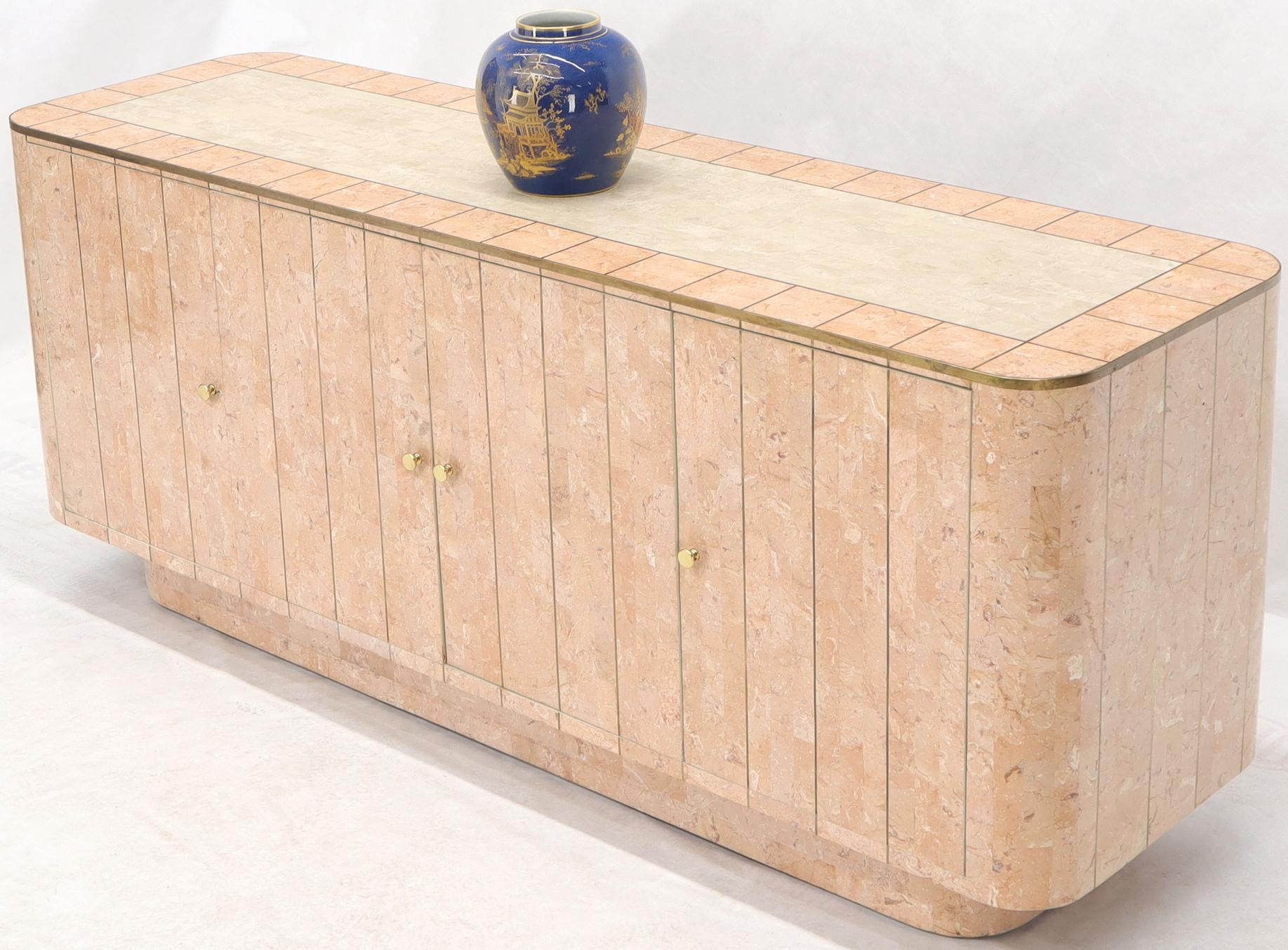 Angoli arrotondati Pietra Tessellata Intarsio d'Ottone Mobile Credenza 4 Porte in vendita 4